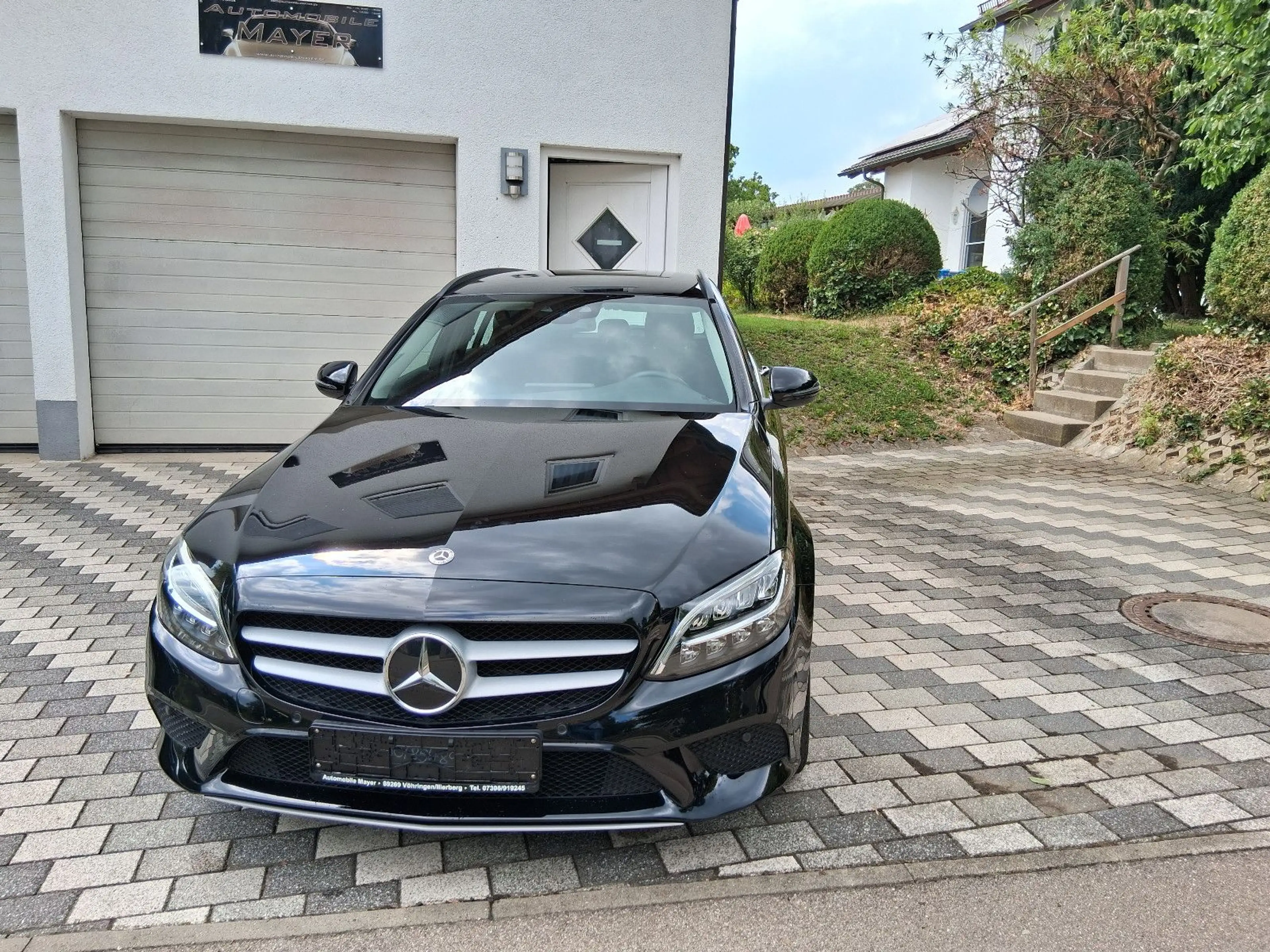 Mercedes-Benz C 220 d T Modell mit AVANTGARDE Motorhaube