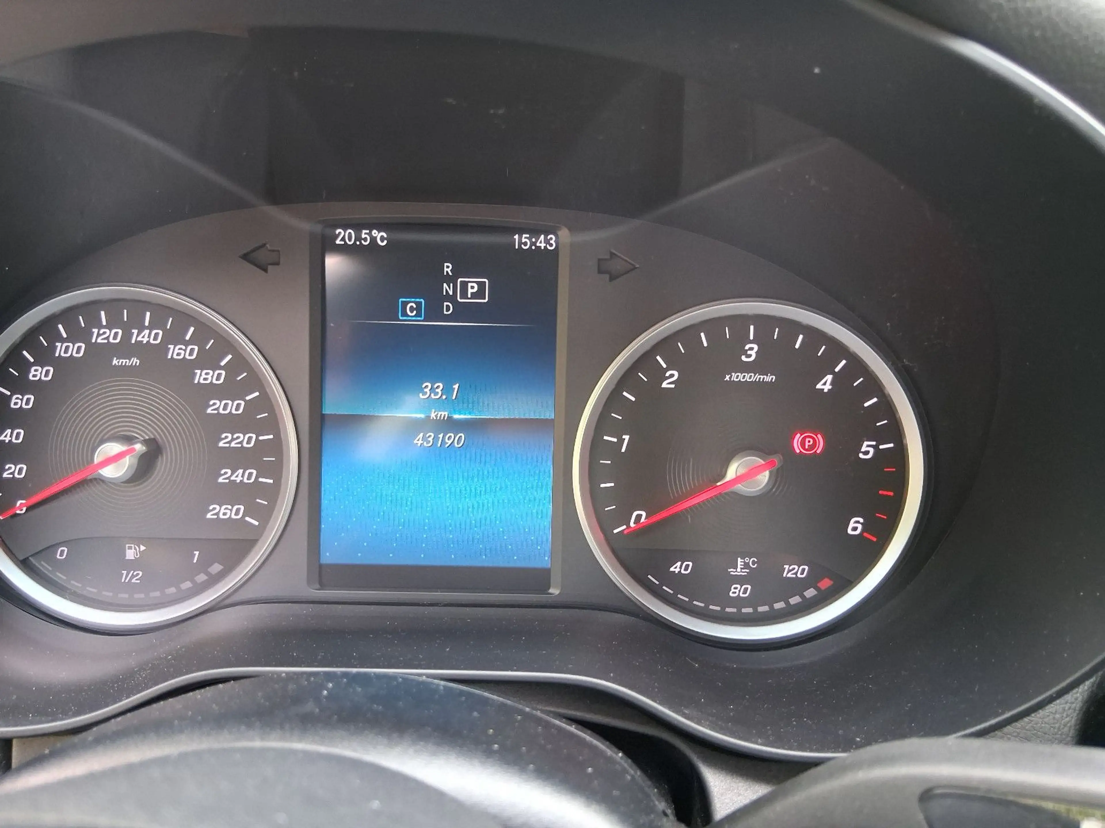 Mercedes-Benz C 220 d T Modell mit AVANTGARDE Motorhaube — photo 2