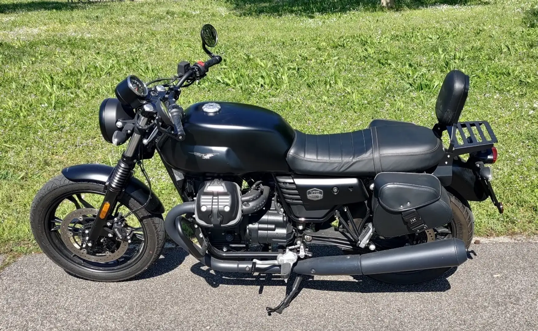 Moto Guzzi V 7 V7 III Stone ABS Noir - 1