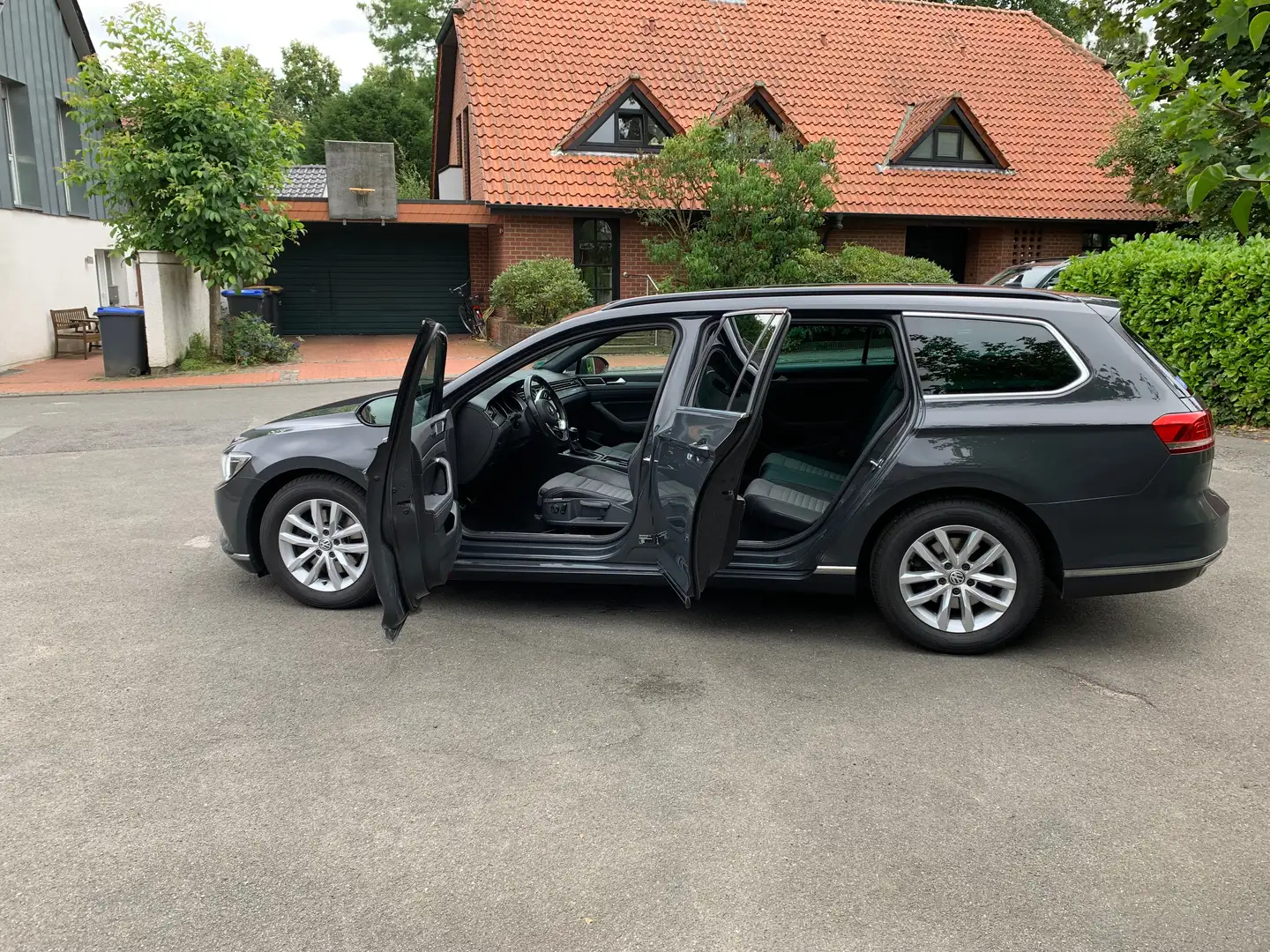 Volkswagen Passat Variant Passat Variant 2.0 TDI SCR (BlueMotion Technology) Grau - 2