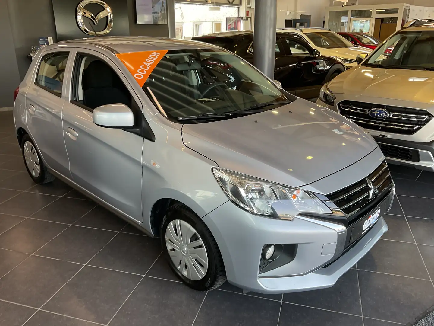 Mitsubishi Space Star Space Star 1.0i Inform Plateado - 2