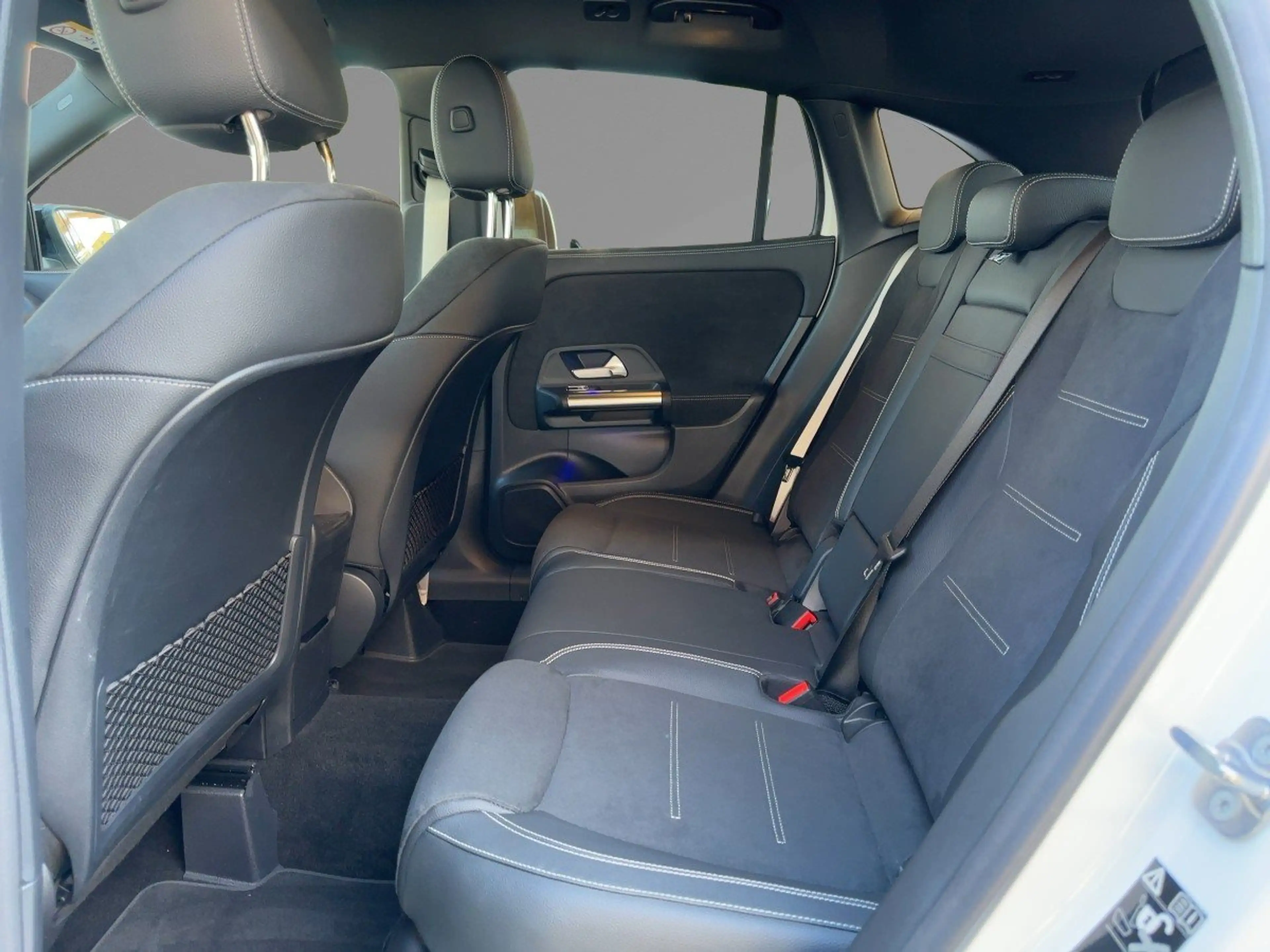 Mercedes-Benz GLA 200 d 4M AMG-Line NP:62.044 AHV Multibeam DIST — photo 9