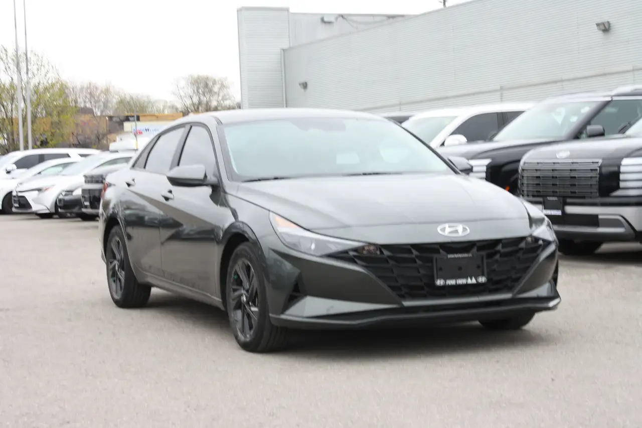 Hyundai ELANTRA снимка Hyundai ELANTRA