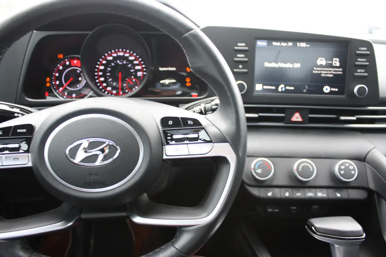 Hyundai ELANTRA снимка Hyundai ELANTRA