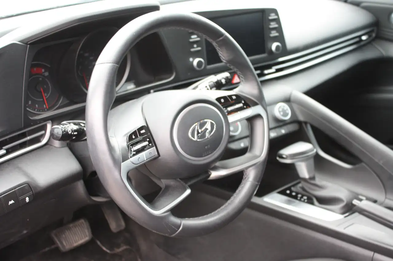 Hyundai ELANTRA снимка Hyundai ELANTRA