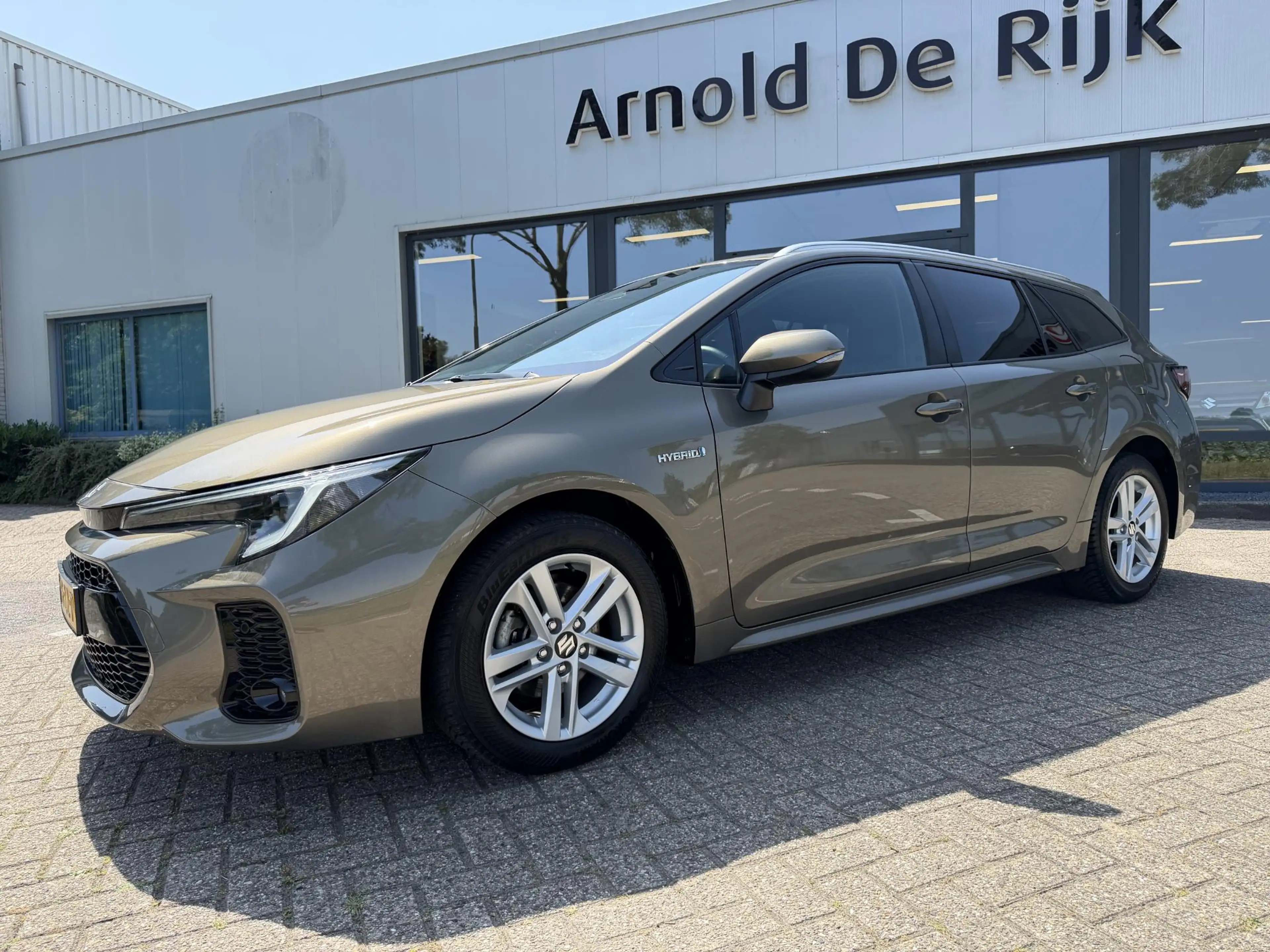 Suzuki Swace 1.8 Hybrid Style — photo 2