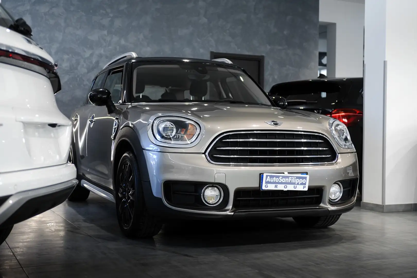 MINI Cooper D Countryman Mini Countryman 2.0 Cooper D Hype auto LED Grau - 2