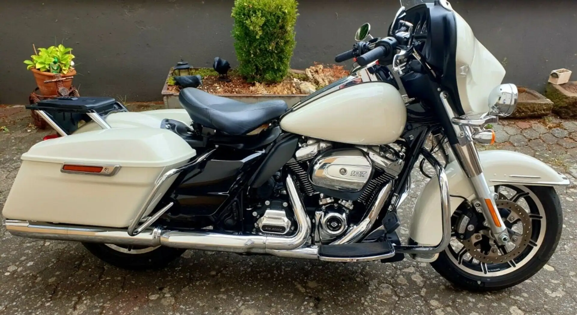Harley-Davidson Electra Glide Police FL3 PC1 Alb - 2