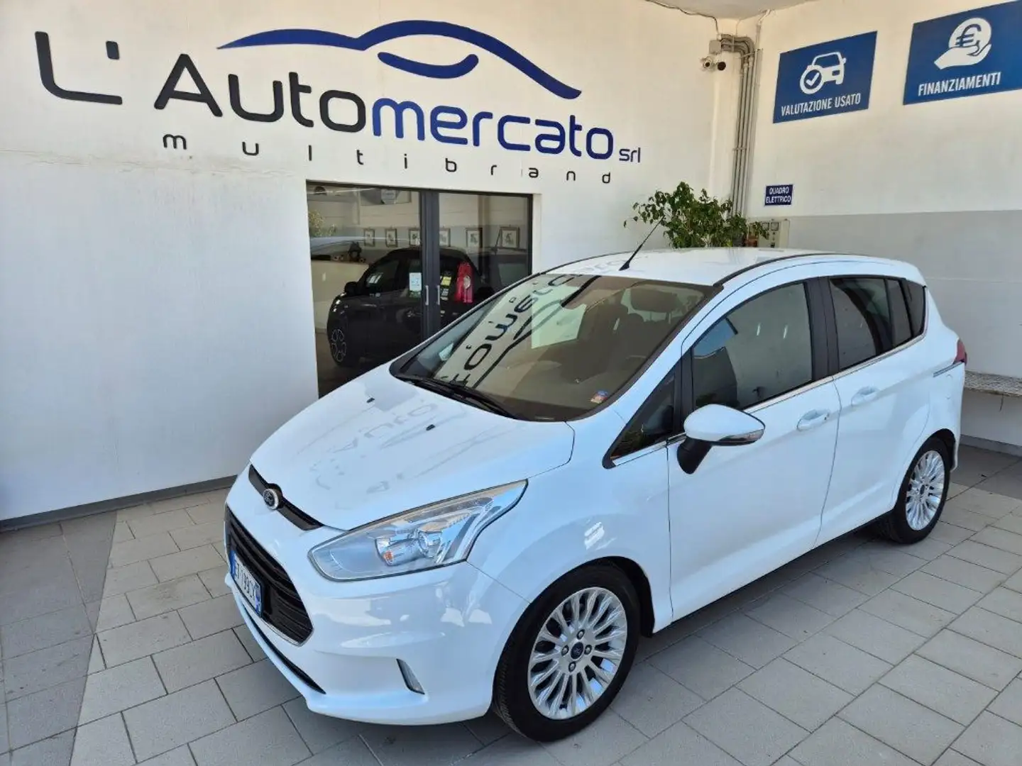Ford B-Max 1.5 TDCi 75 CV Titanium Bianco - 1