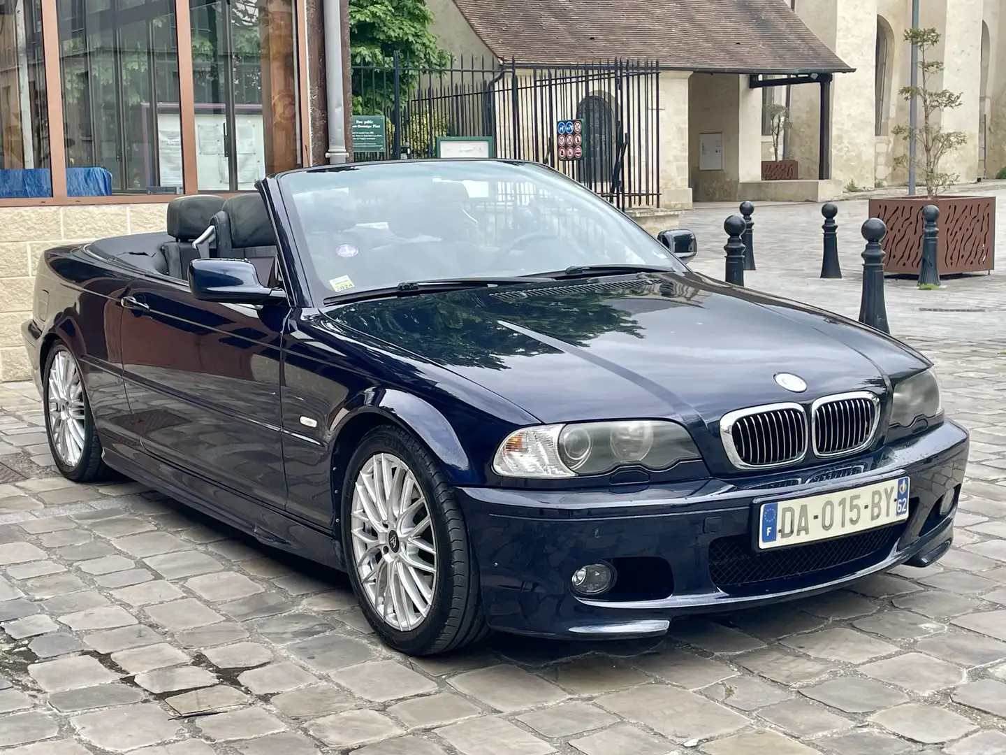 BMW 330 Cab Ci - 1