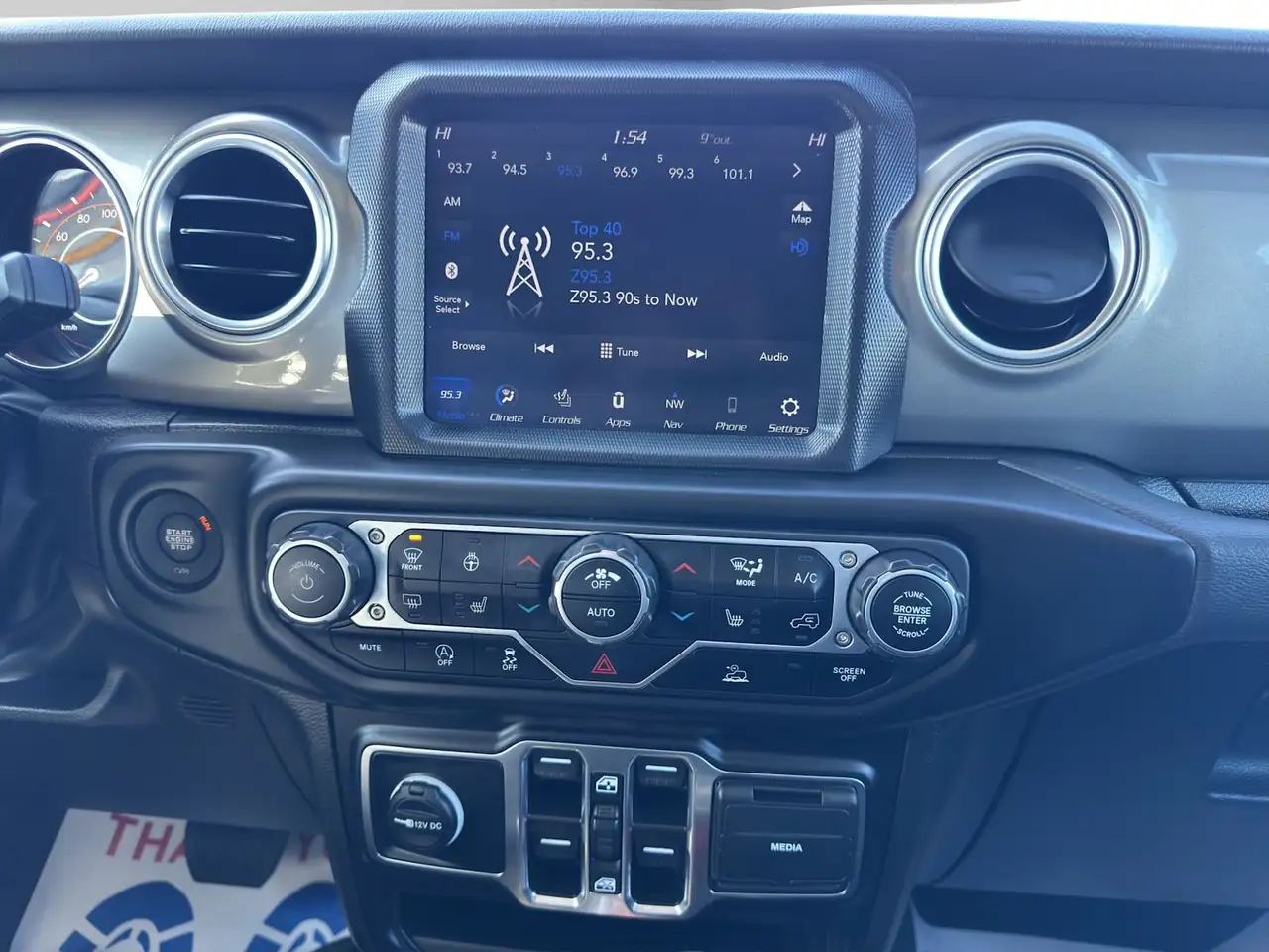 Jeep Wrangler снимка Jeep Wrangler