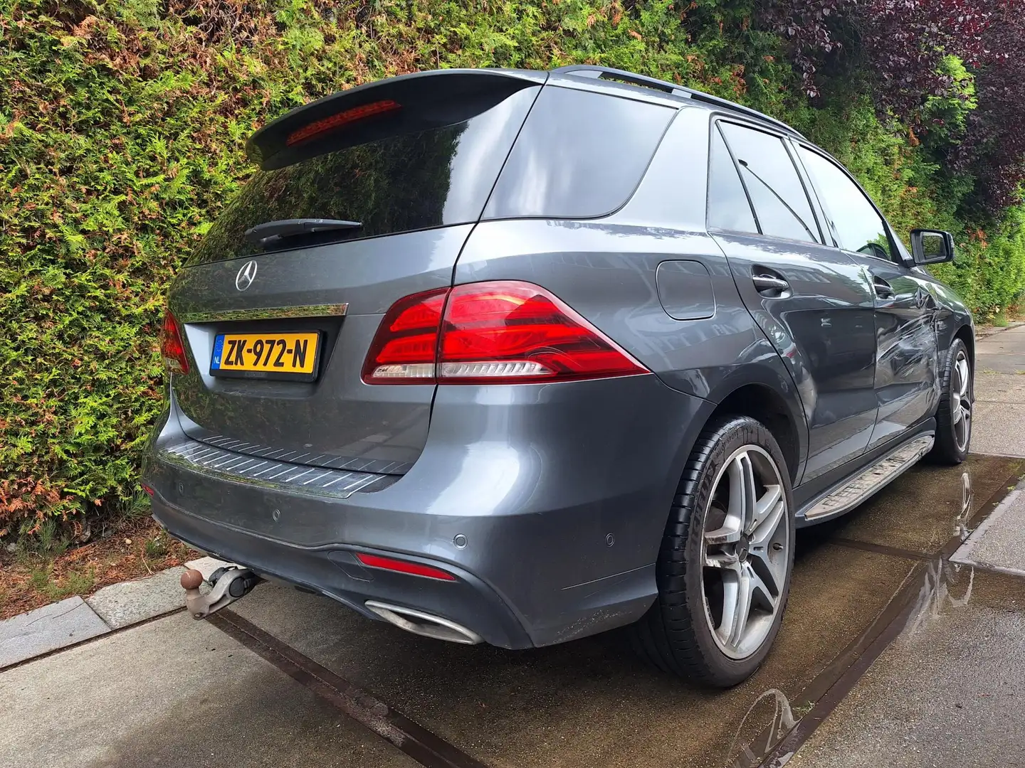 Mercedes-Benz GLE 350 d 4MATIC AMG Sport Edition 7-Persoon Grijs - 2