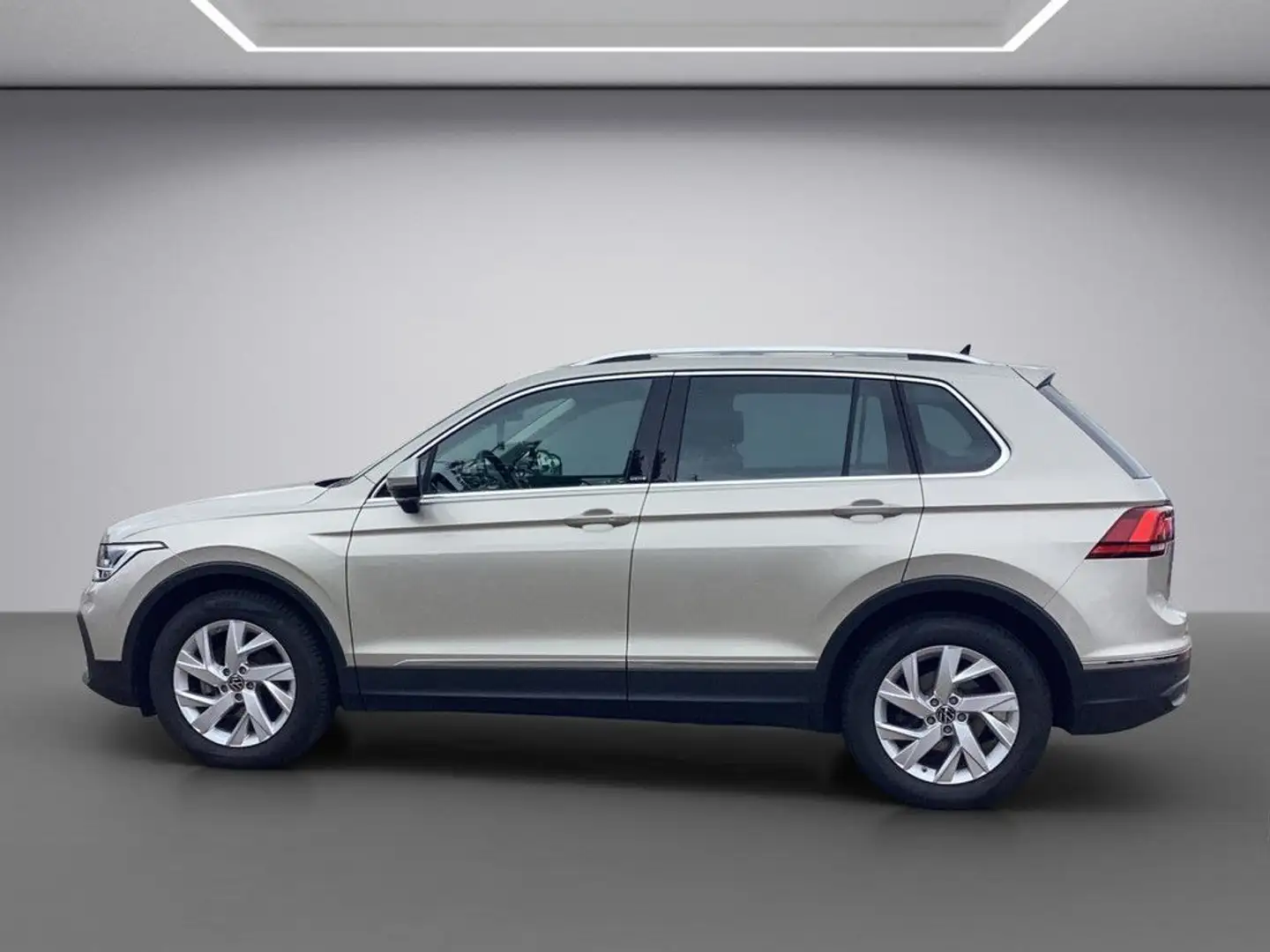 Volkswagen Tiguan 2.0TDI Move AHK Zilver - 2