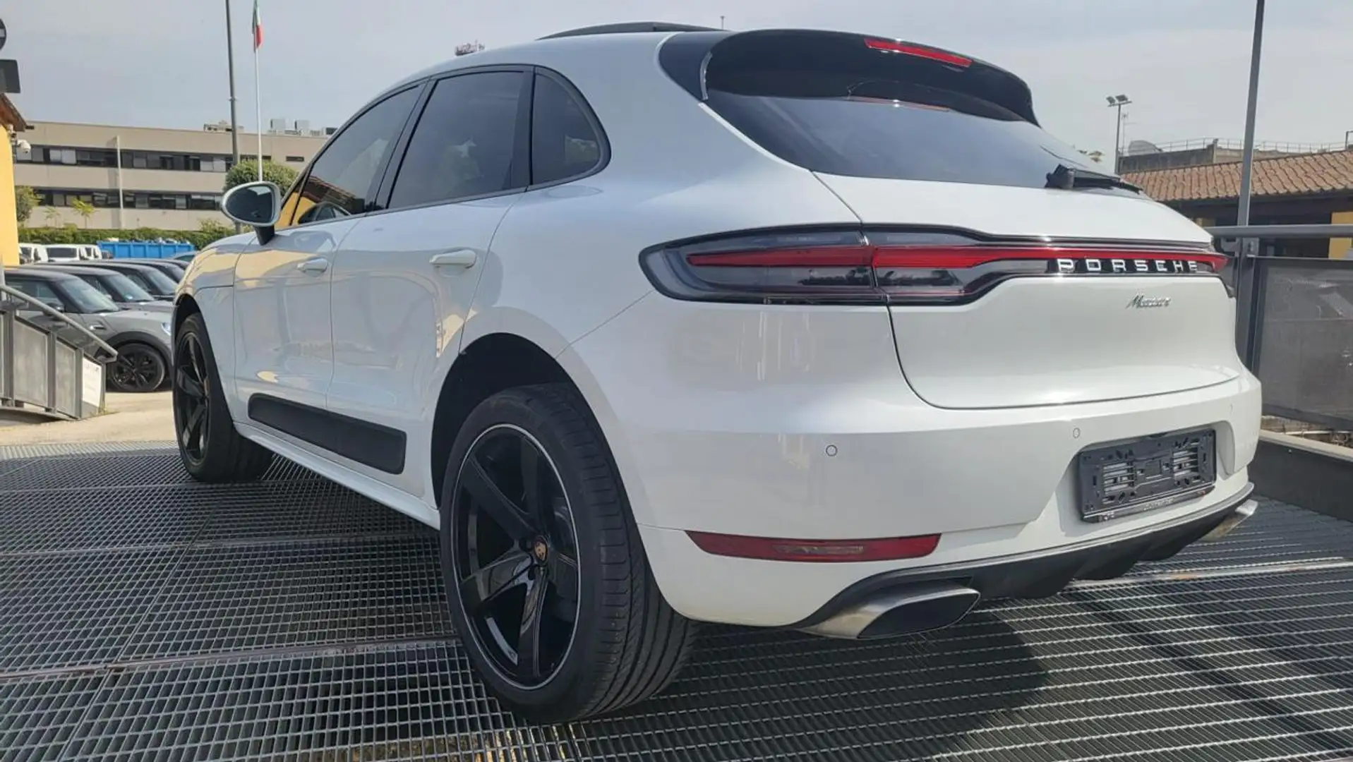 Porsche Macan 2.0  245 CV PDK TETTO PELLE VENTILATI PDLS RADAR Wit - 1