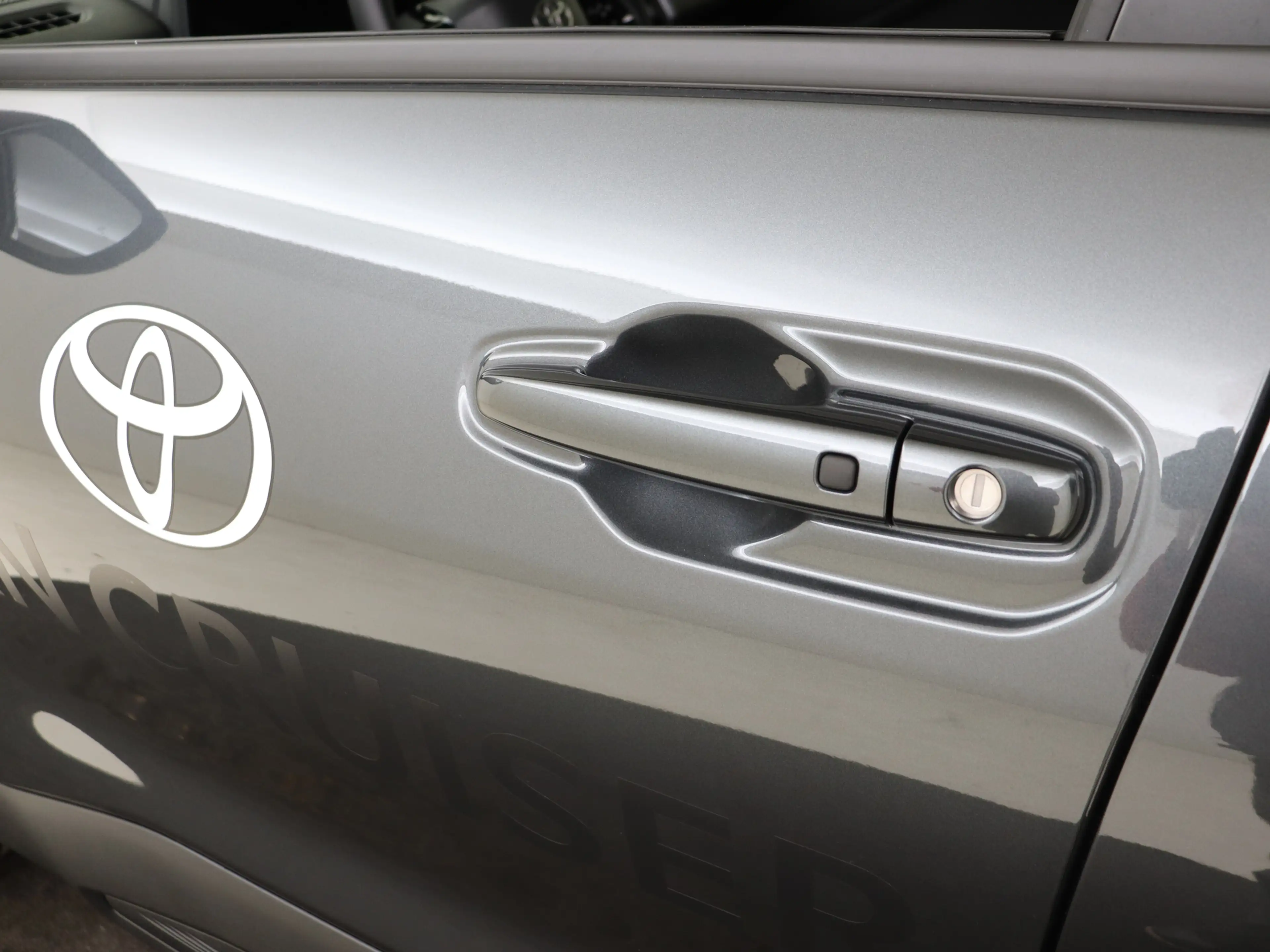 Toyota Urban Cruiser Dynamic 61 kWh — photo 4
