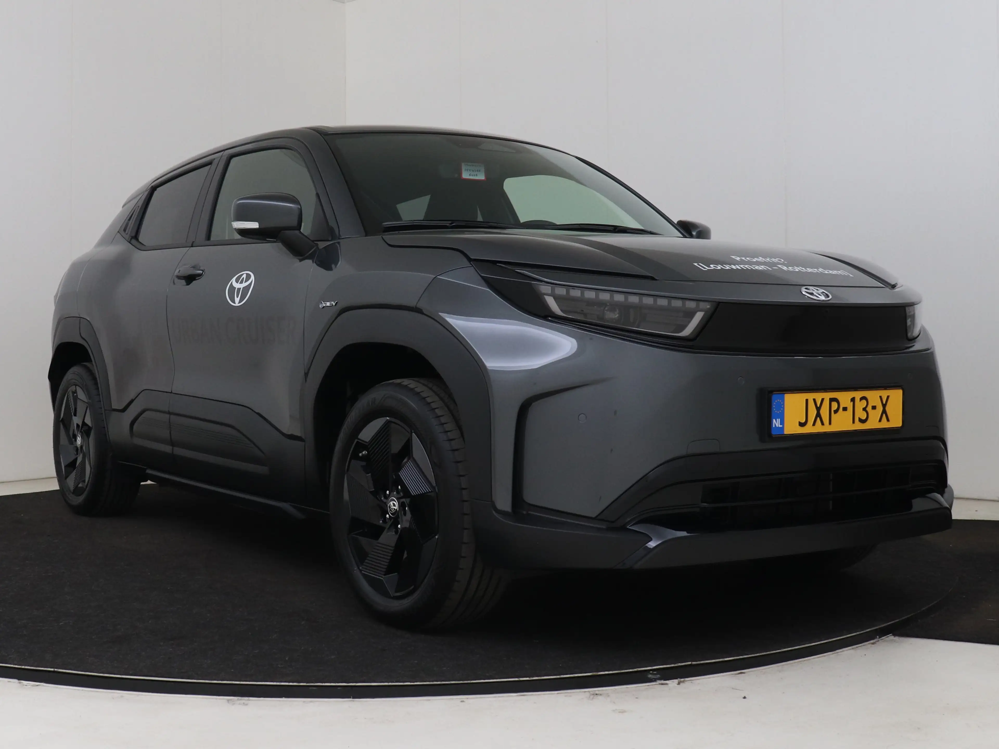 Toyota Urban Cruiser Dynamic 61 kWh — photo 15