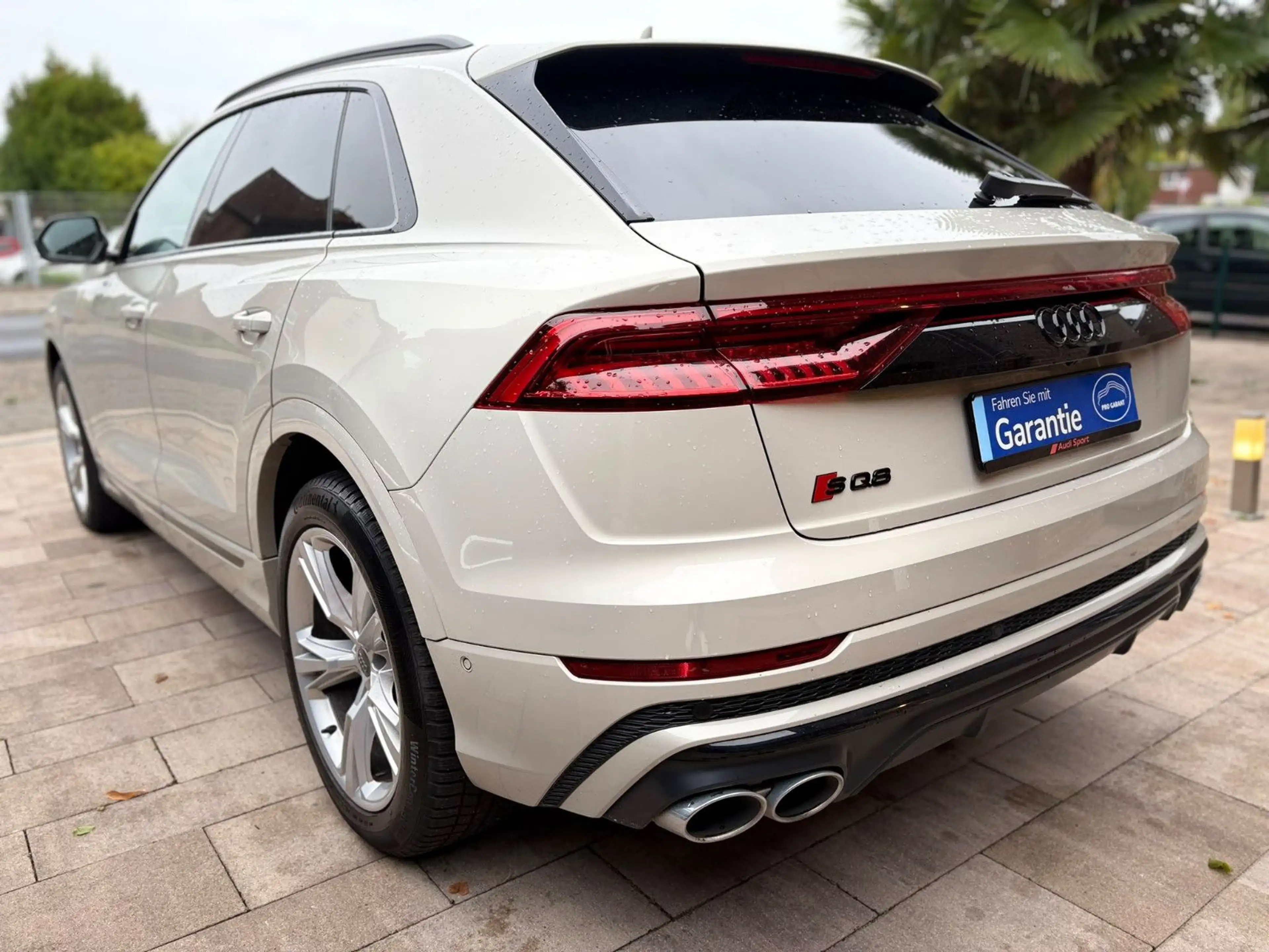 Audi SQ8 4.0 TFSI quattro — photo 10