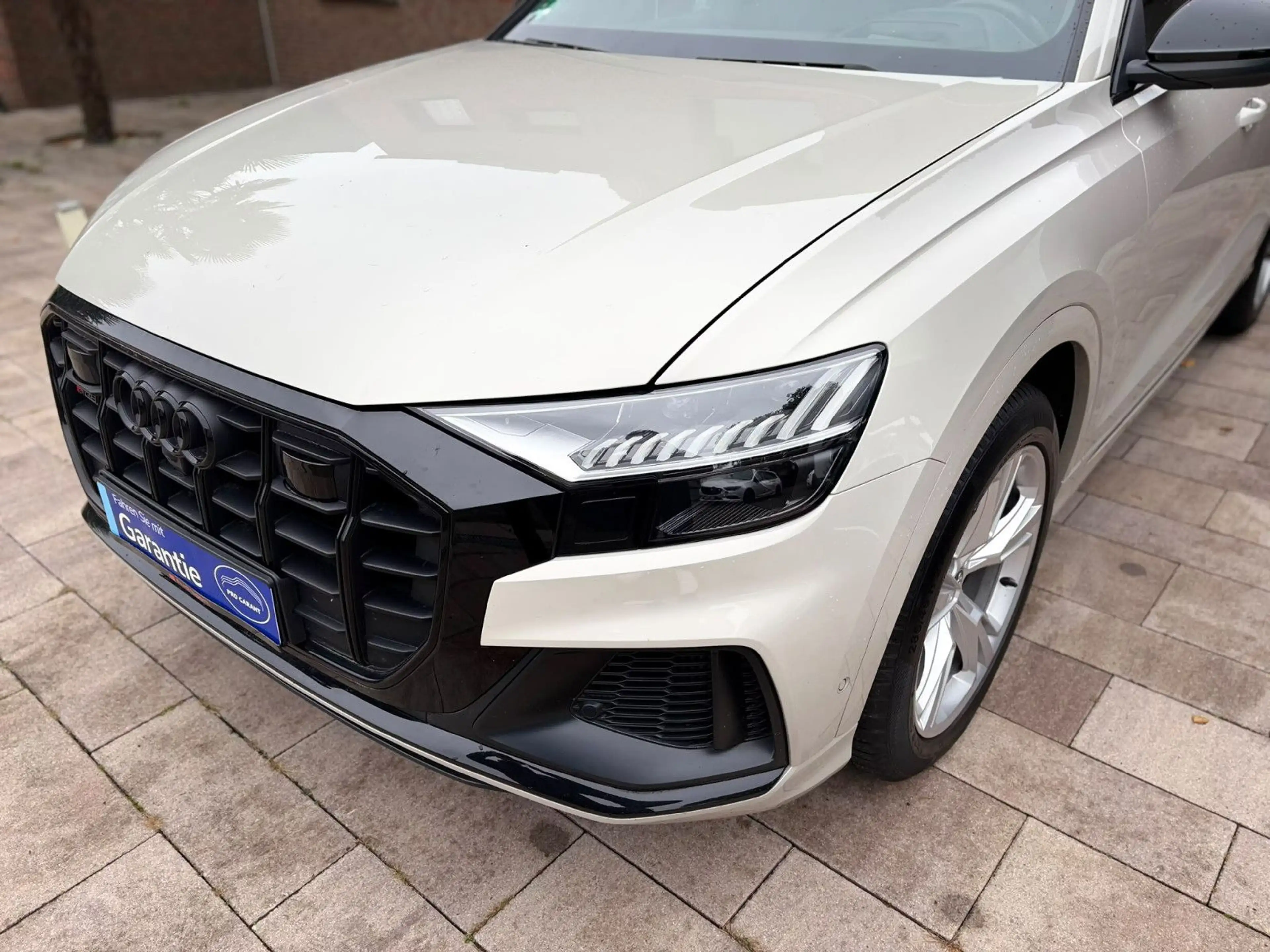 Audi SQ8 4.0 TFSI quattro — photo 2
