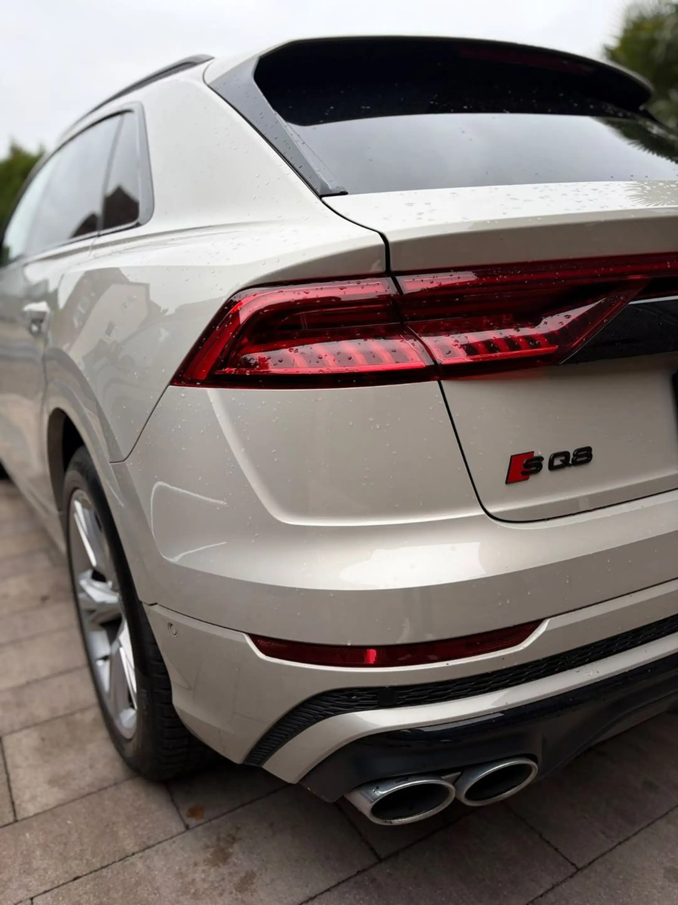 Audi SQ8 4.0 TFSI quattro — photo 9