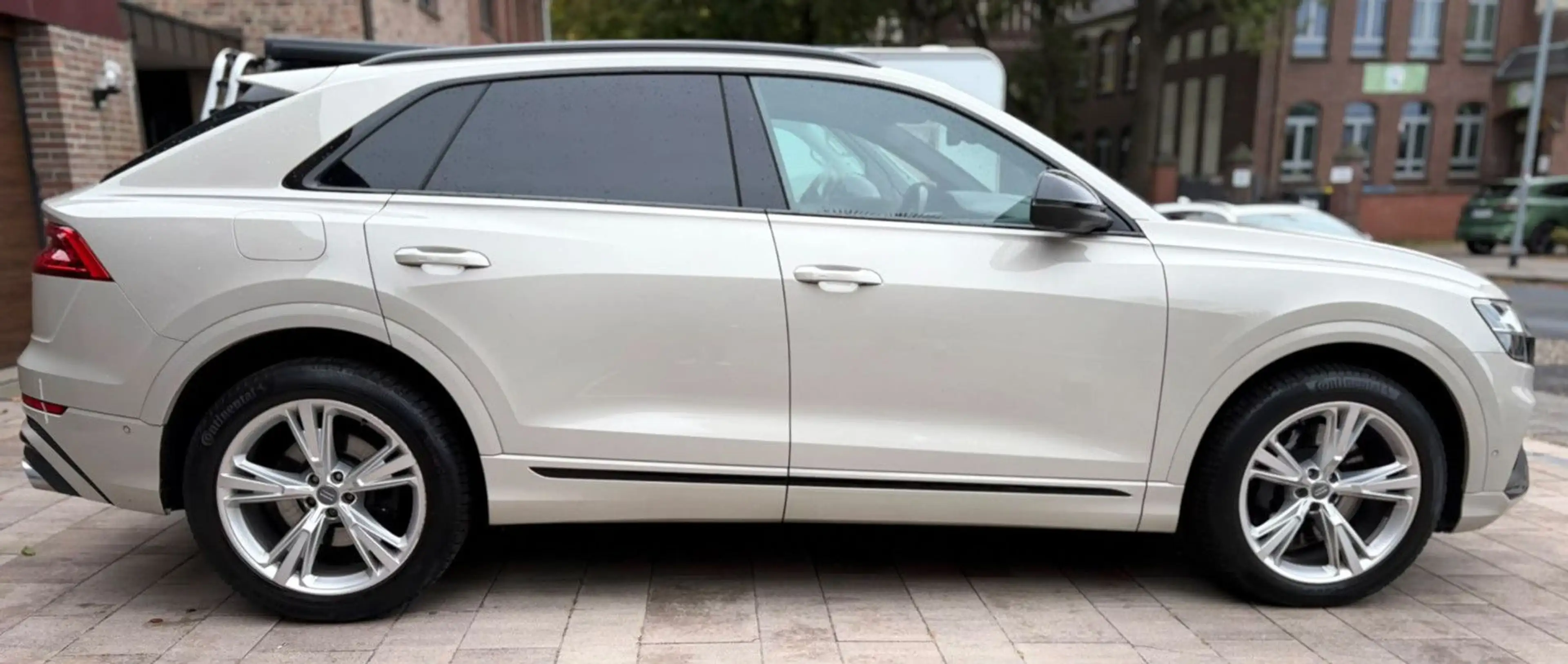 Audi SQ8 4.0 TFSI quattro — photo 5