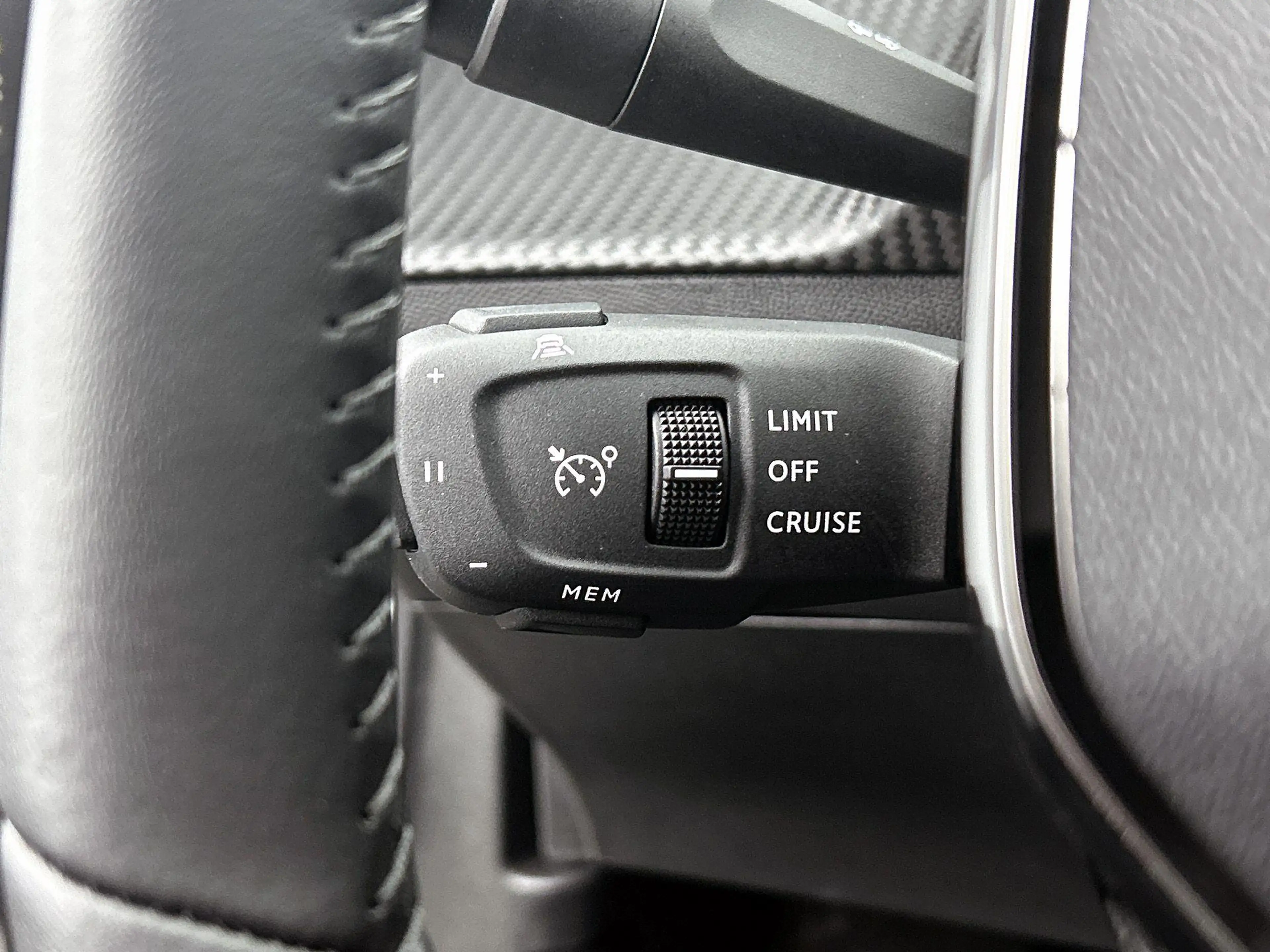 Peugeot e-2008 EV 156pk Allure Avantage 54 kWh Automaat | Navigat — photo 15