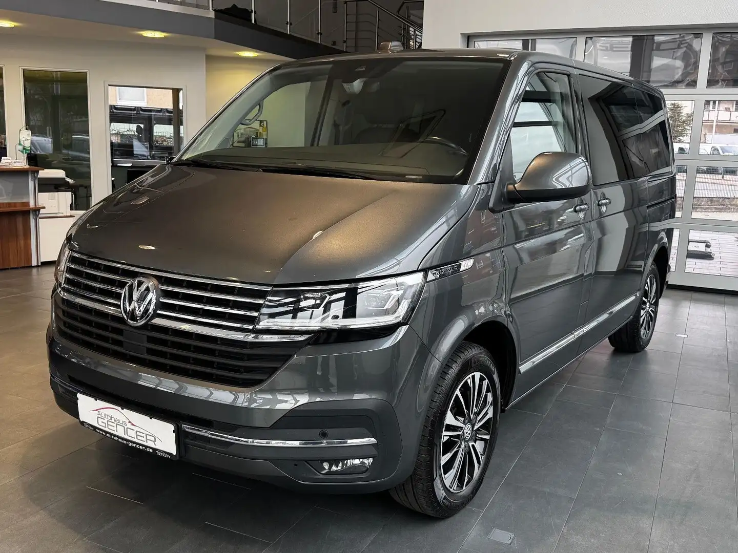 Volkswagen T6 Multivan 2.0 TDI "LED/AHK/R-Kamera/ACC" Grau - 1