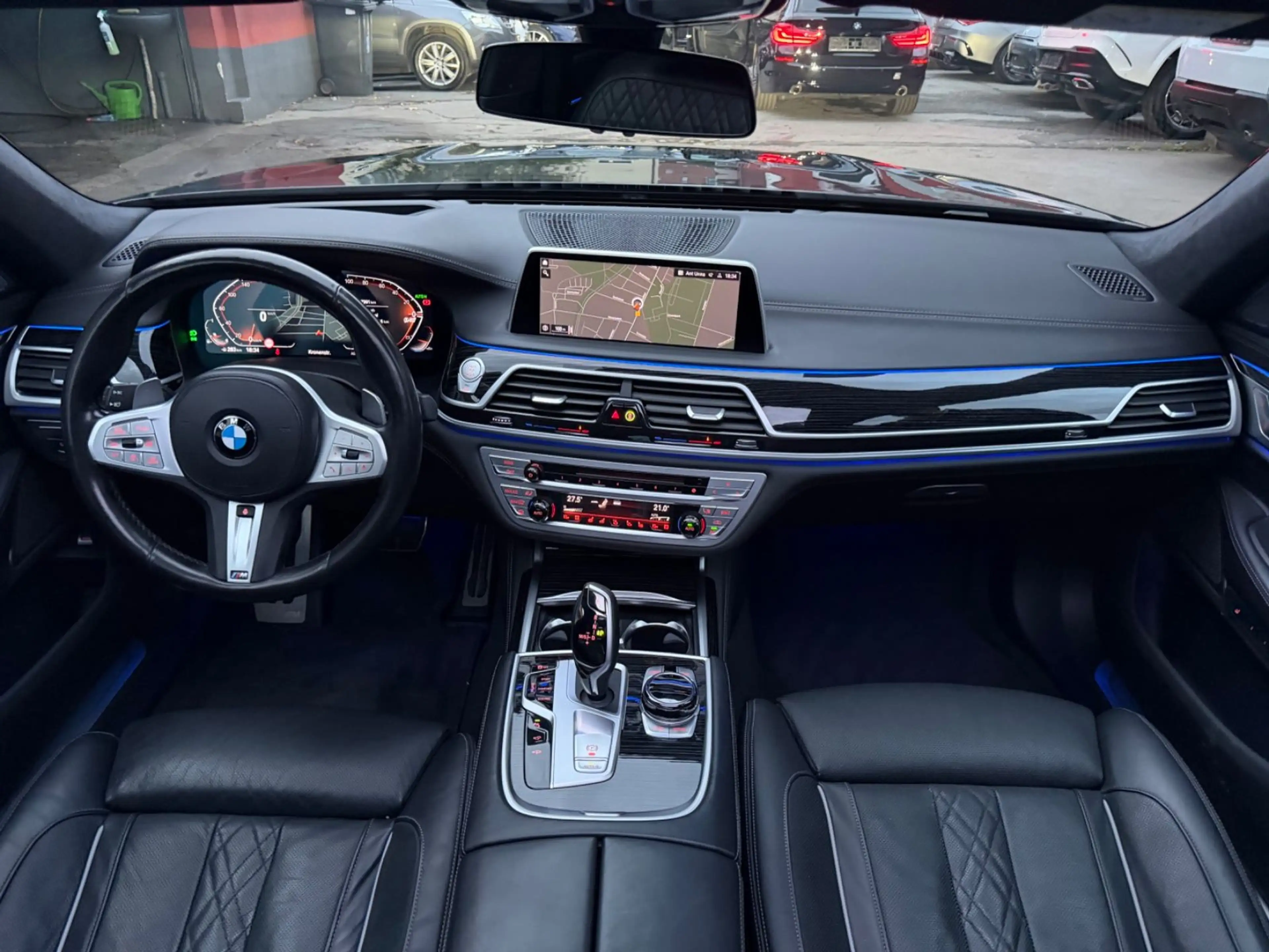 BMW 750 i xDrive M-SPORTPAKET/MASSAGE/HUD/GLASDACH/ — photo 35
