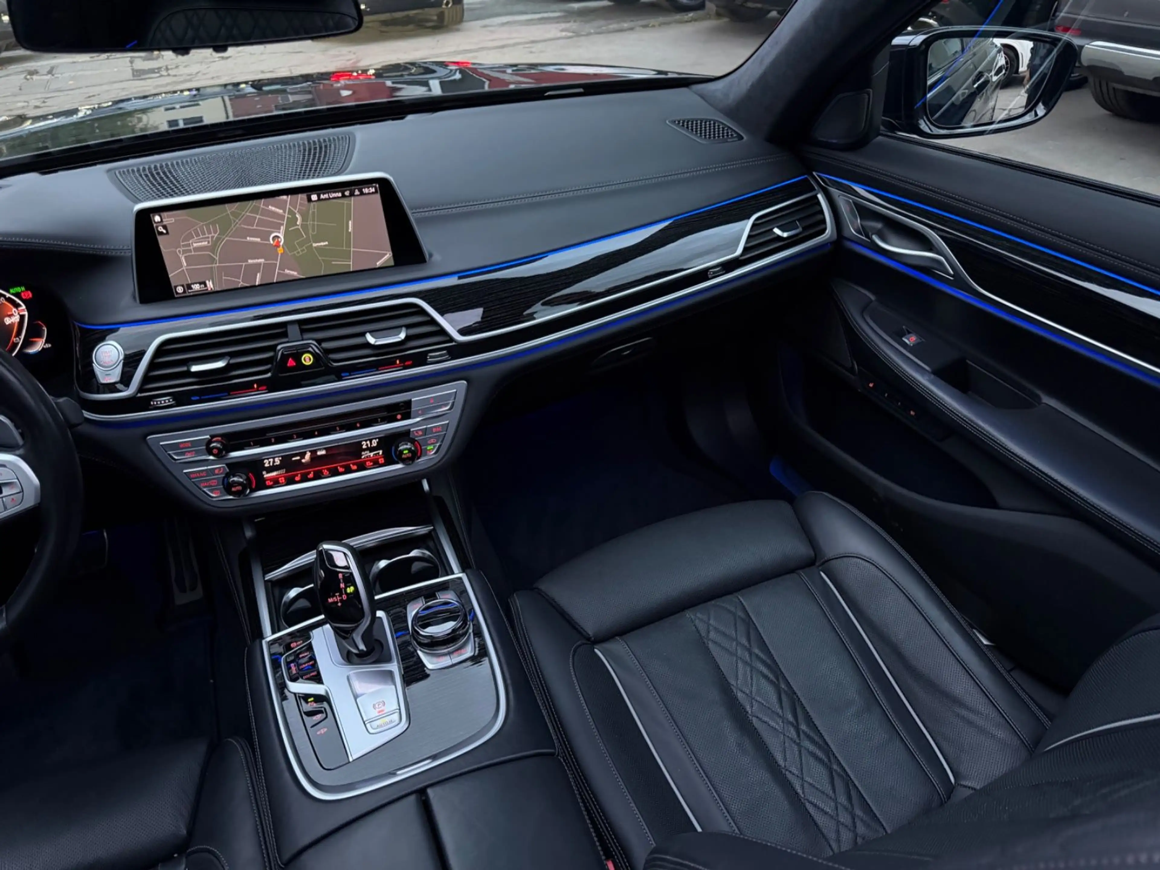 BMW 750 i xDrive M-SPORTPAKET/MASSAGE/HUD/GLASDACH/ — photo 36