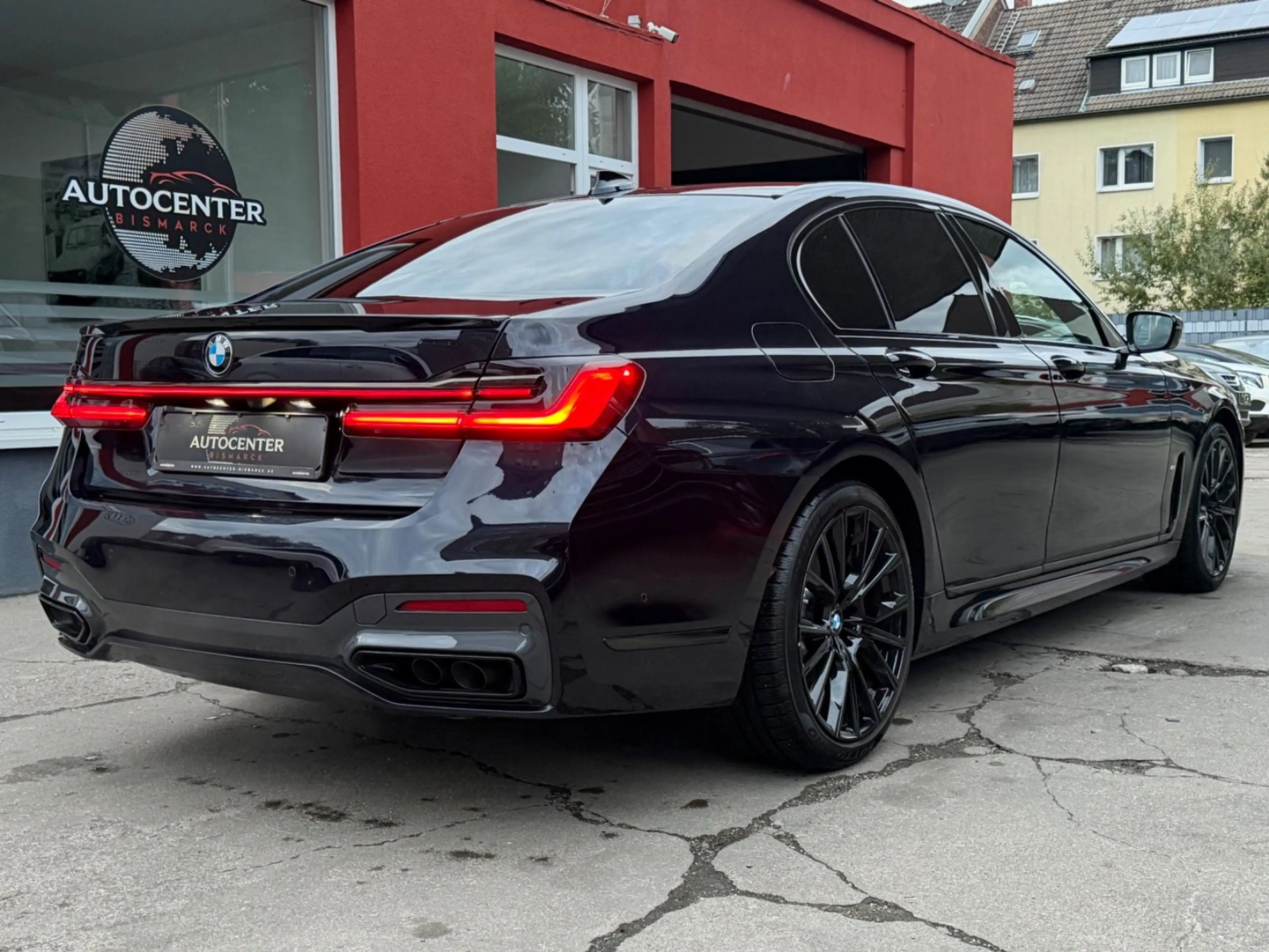 BMW 750 i xDrive M-SPORTPAKET/MASSAGE/HUD/GLASDACH/ — photo 5