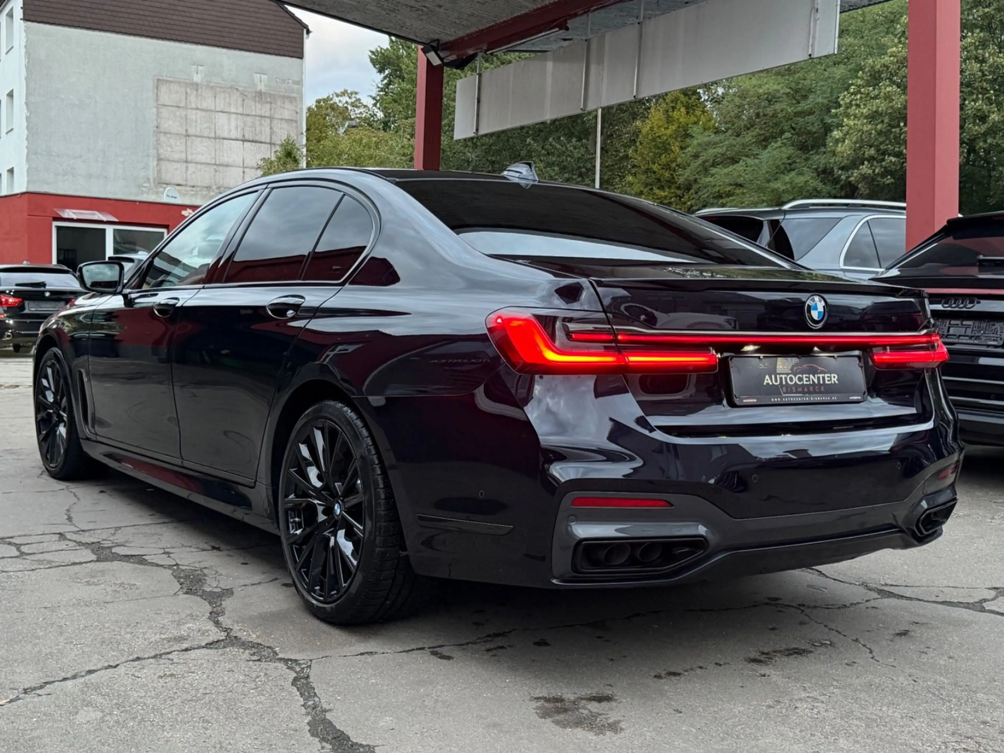 BMW 750 i xDrive M-SPORTPAKET/MASSAGE/HUD/GLASDACH/ — photo 7