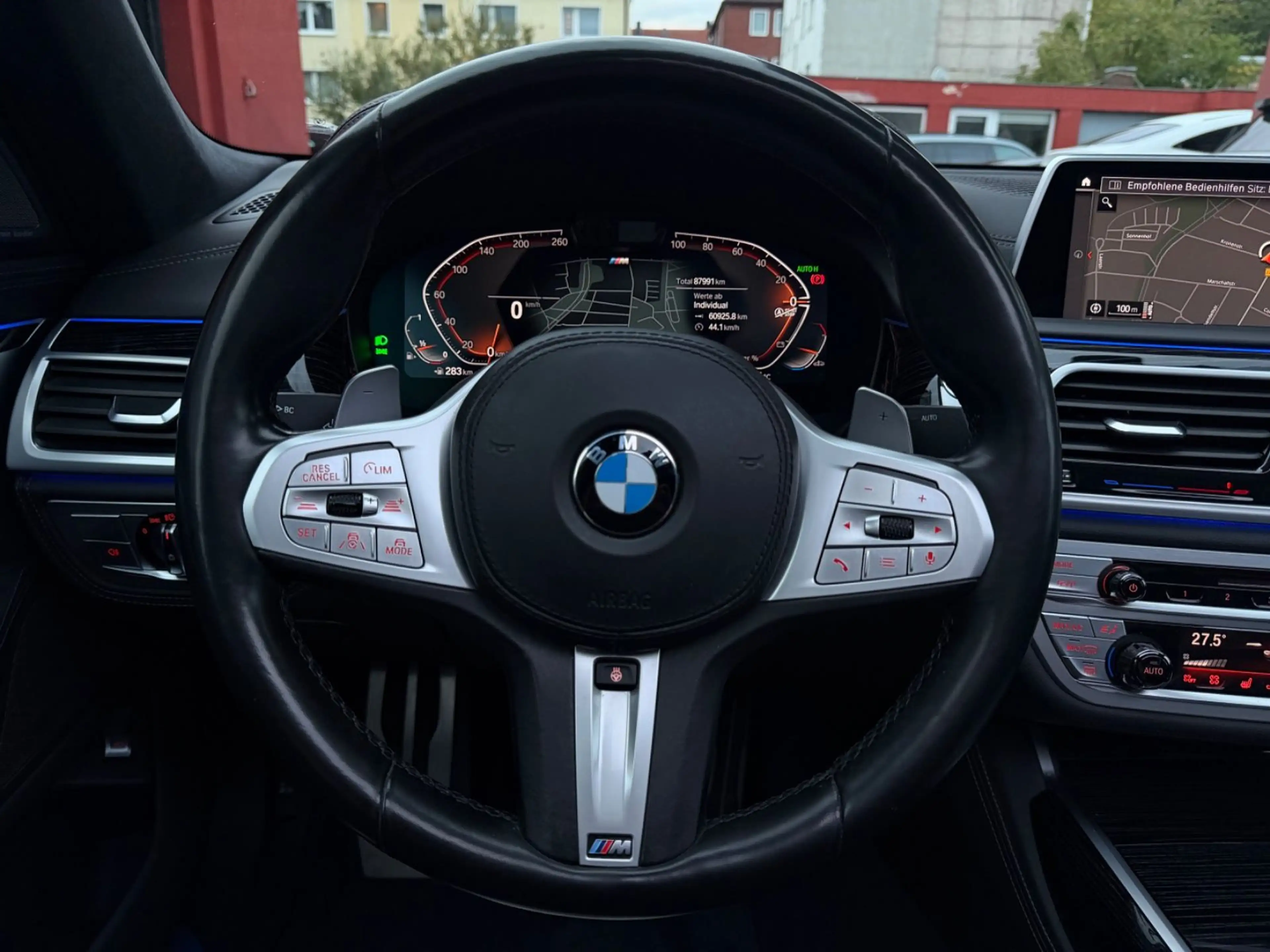 BMW 750 i xDrive M-SPORTPAKET/MASSAGE/HUD/GLASDACH/ — photo 16