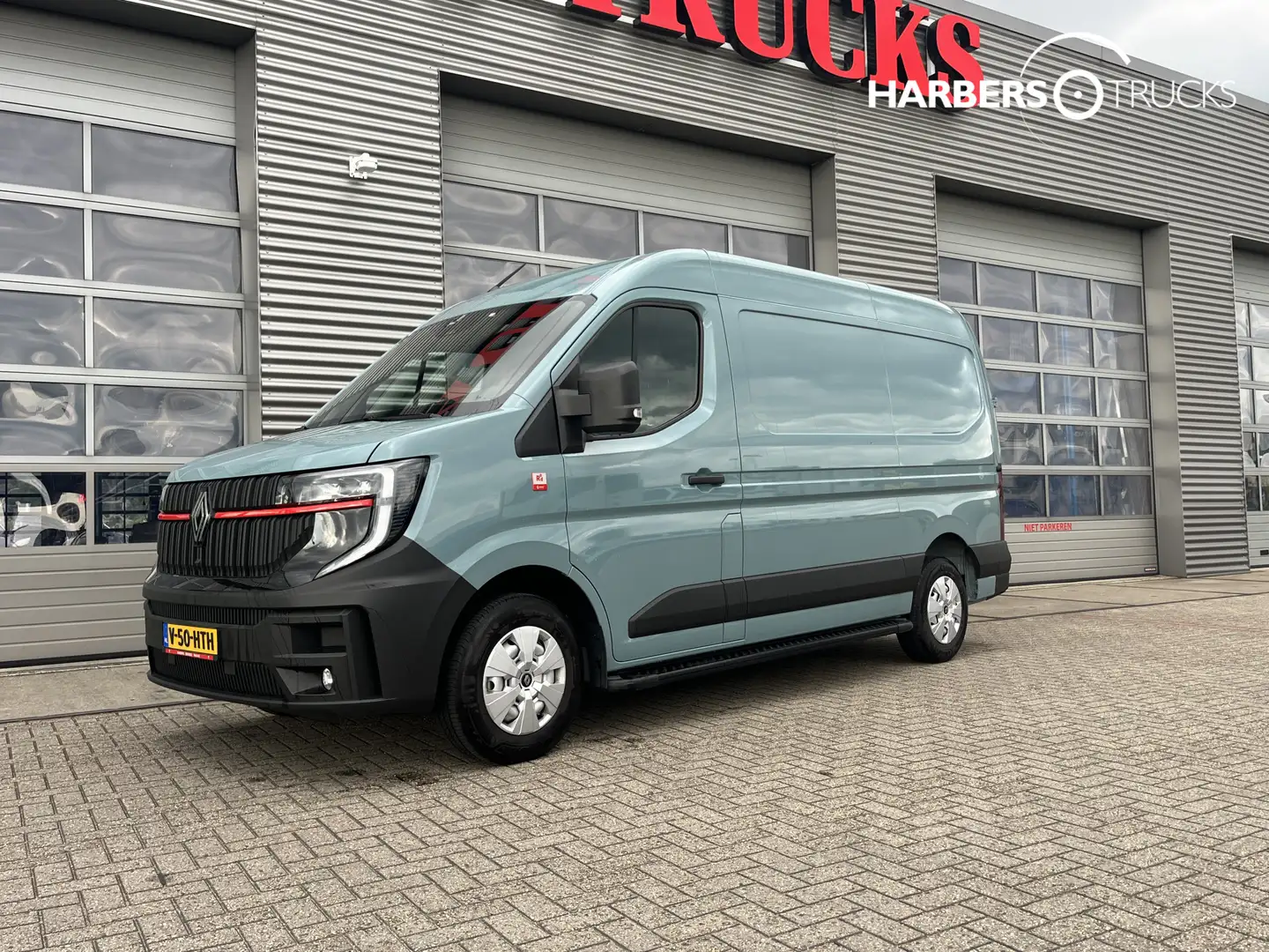 Renault Master Red Edition Betimmerd, Sidesteps inclusief Groen - 1