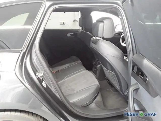 Audi A4 view 9