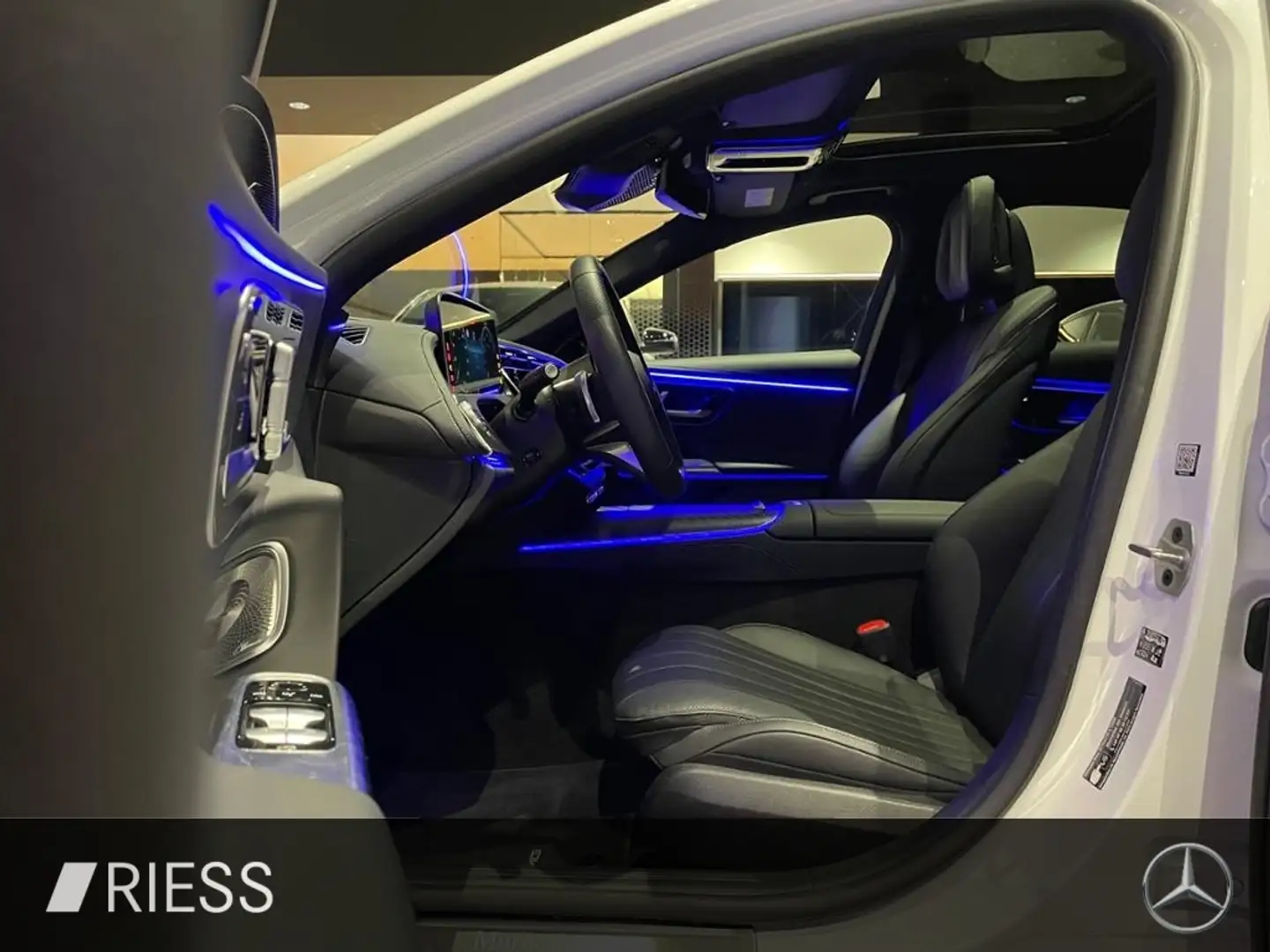 Mercedes-Benz E 450 4M  AMG+AIRMATIC+PANO+AHK+STDHZG+HEAD UP+ Bianco - 2