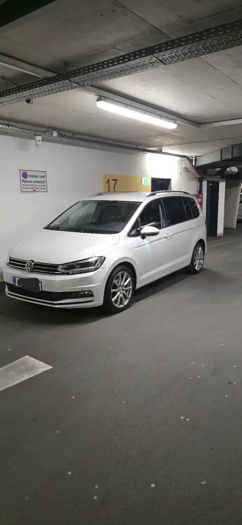 Volkswagen Touran Comfortline 1,6 SCR TDI DSG Kombi / Family Van Weiß - 1