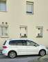 Volkswagen Touran Comfortline 1,6 SCR TDI DSG Kombi / Family Van Weiß - thumbnail 3