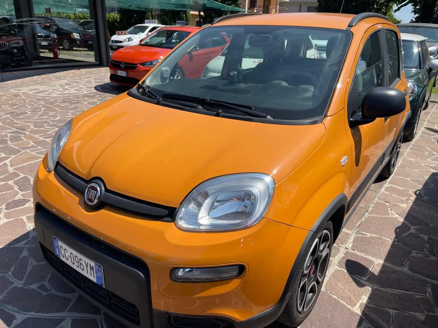 Fiat Panda PANDA HYBRID 70CV NEOPATENTATI GARANZIA Arancione - 1
