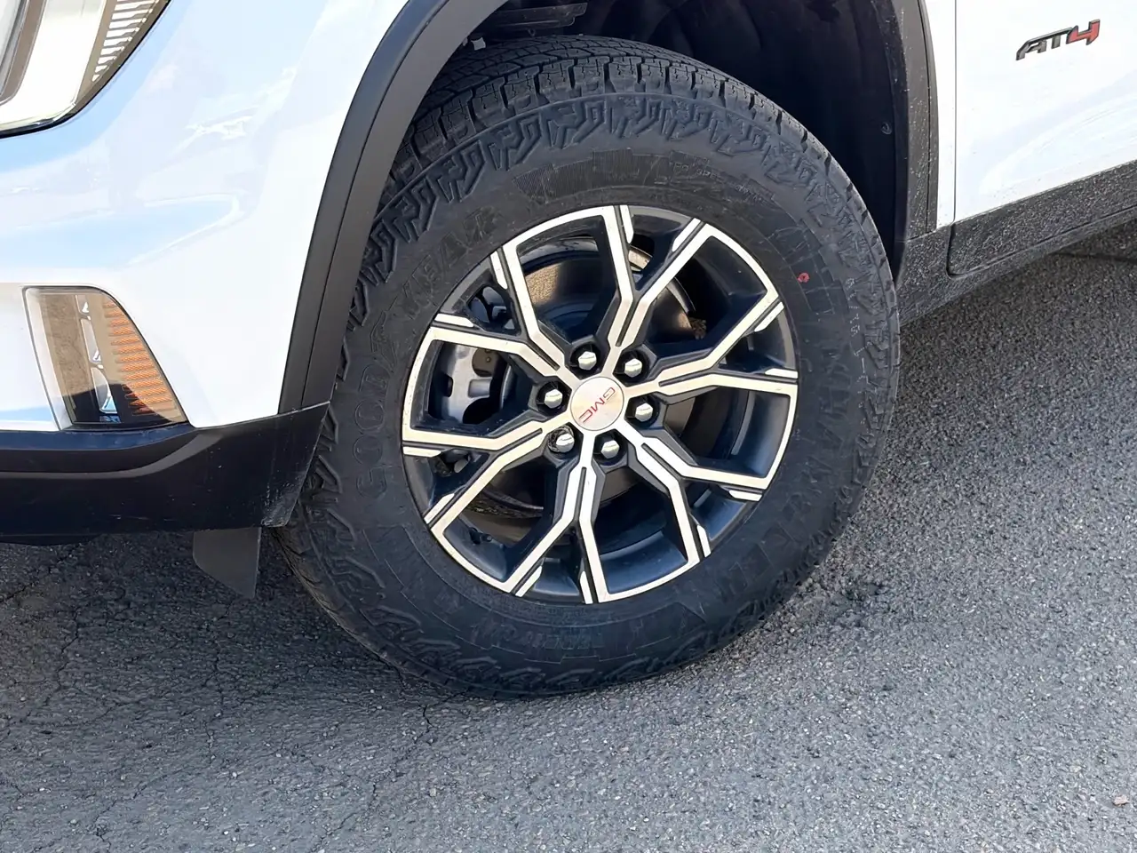 GMC Acadia снимка GMC Acadia
