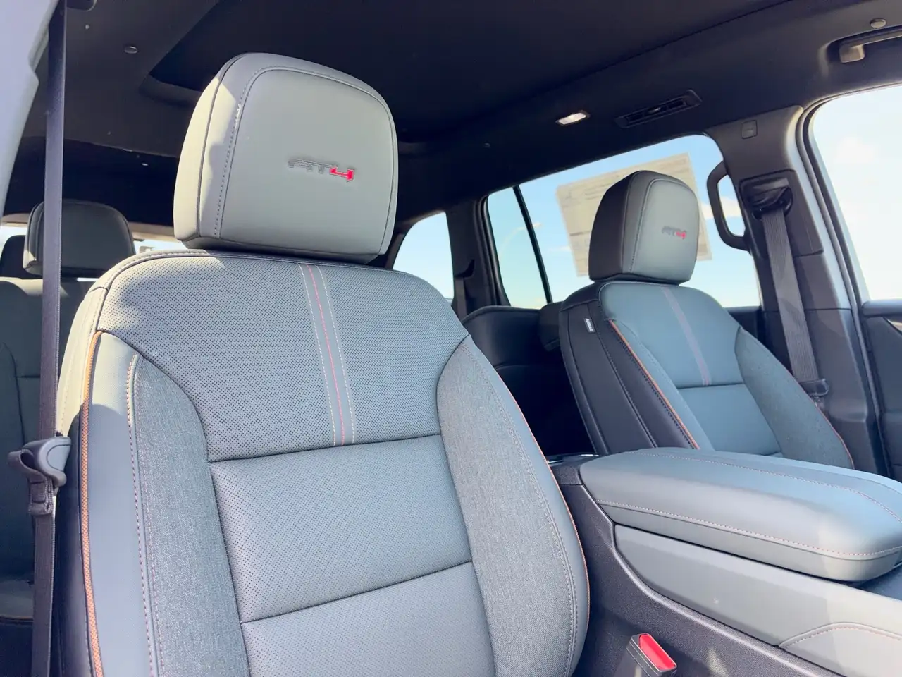 GMC Acadia снимка GMC Acadia