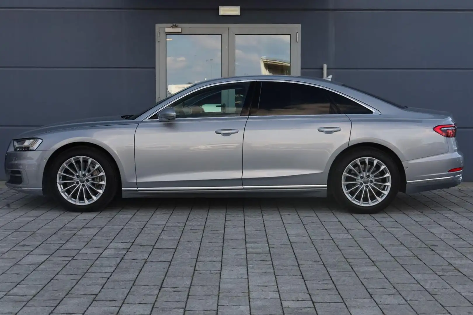 Audi A8 55 TFSI 3.0 quattro  (340 cv) Elettrica/Benzina - 1