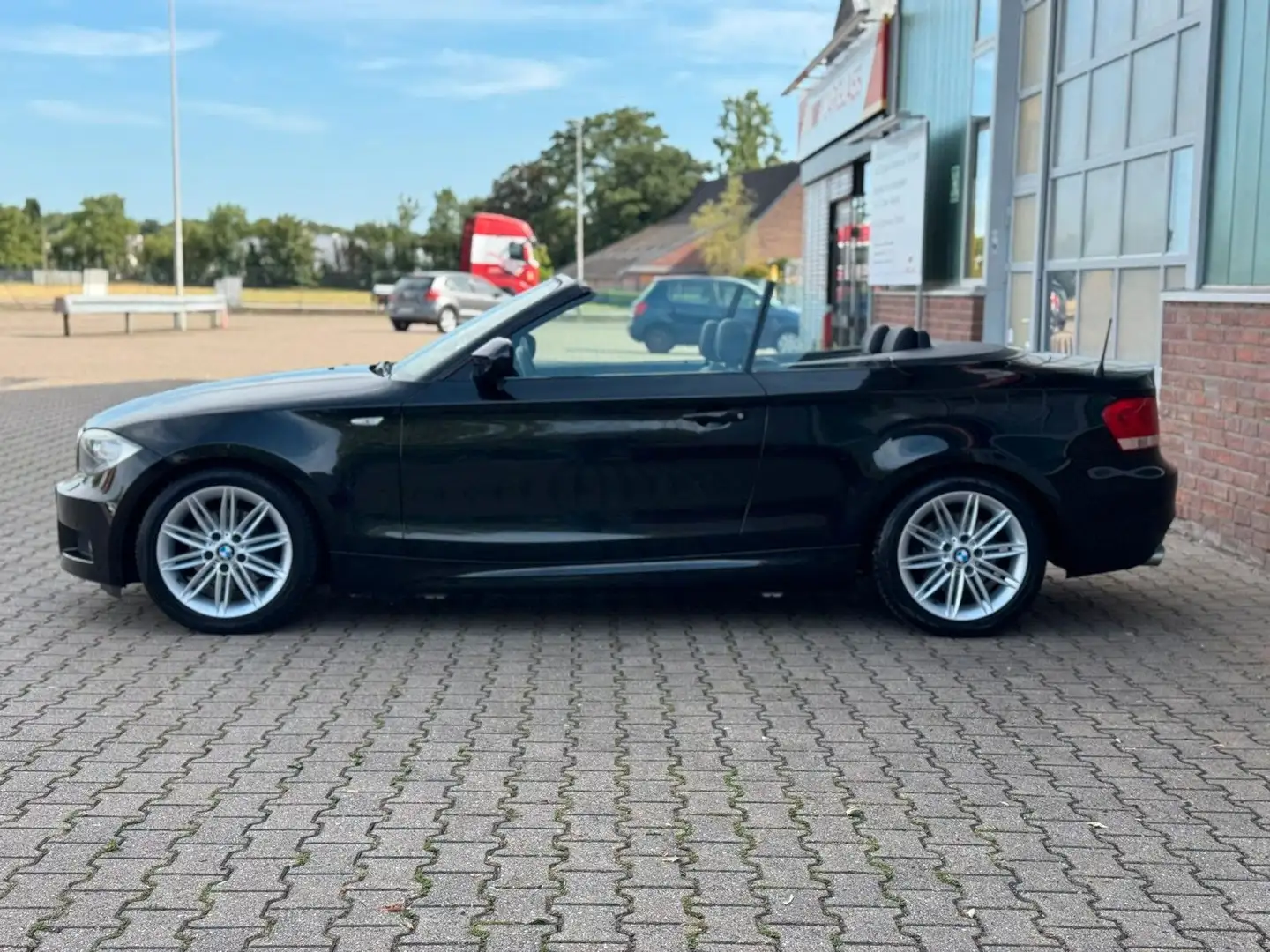 BMW 125 i Automatik Cabrio M-Paket Nur 59000 Km Noir - 2