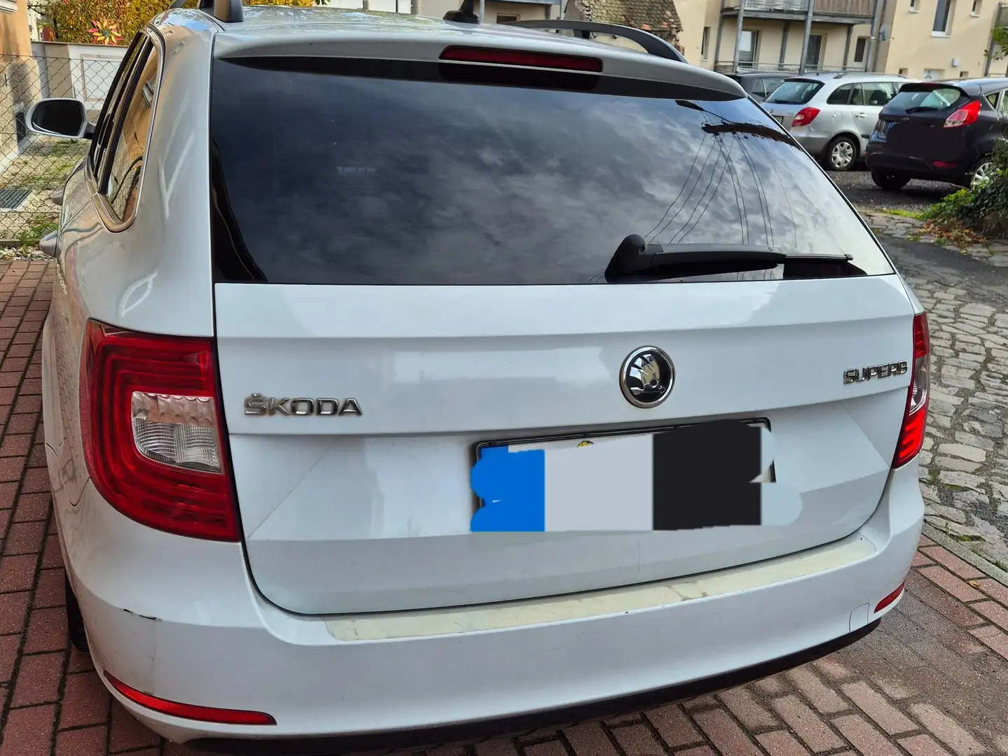 Skoda Superb Superb II Combi Diesel Combi 2.0 TDI DSG Best Of Weiß - 2