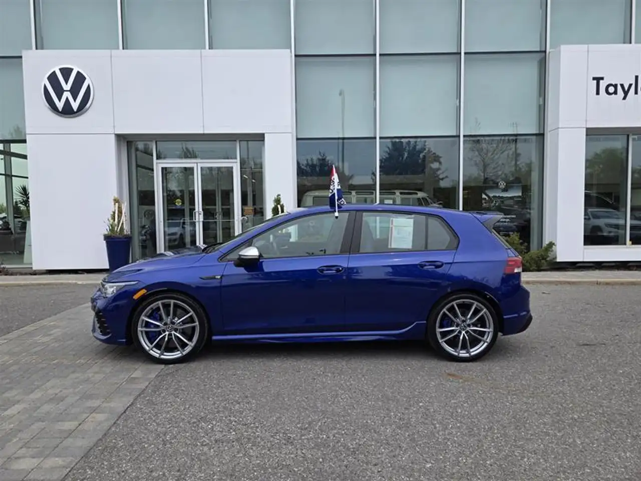 Volkswagen Golf R снимка Volkswagen Golf R