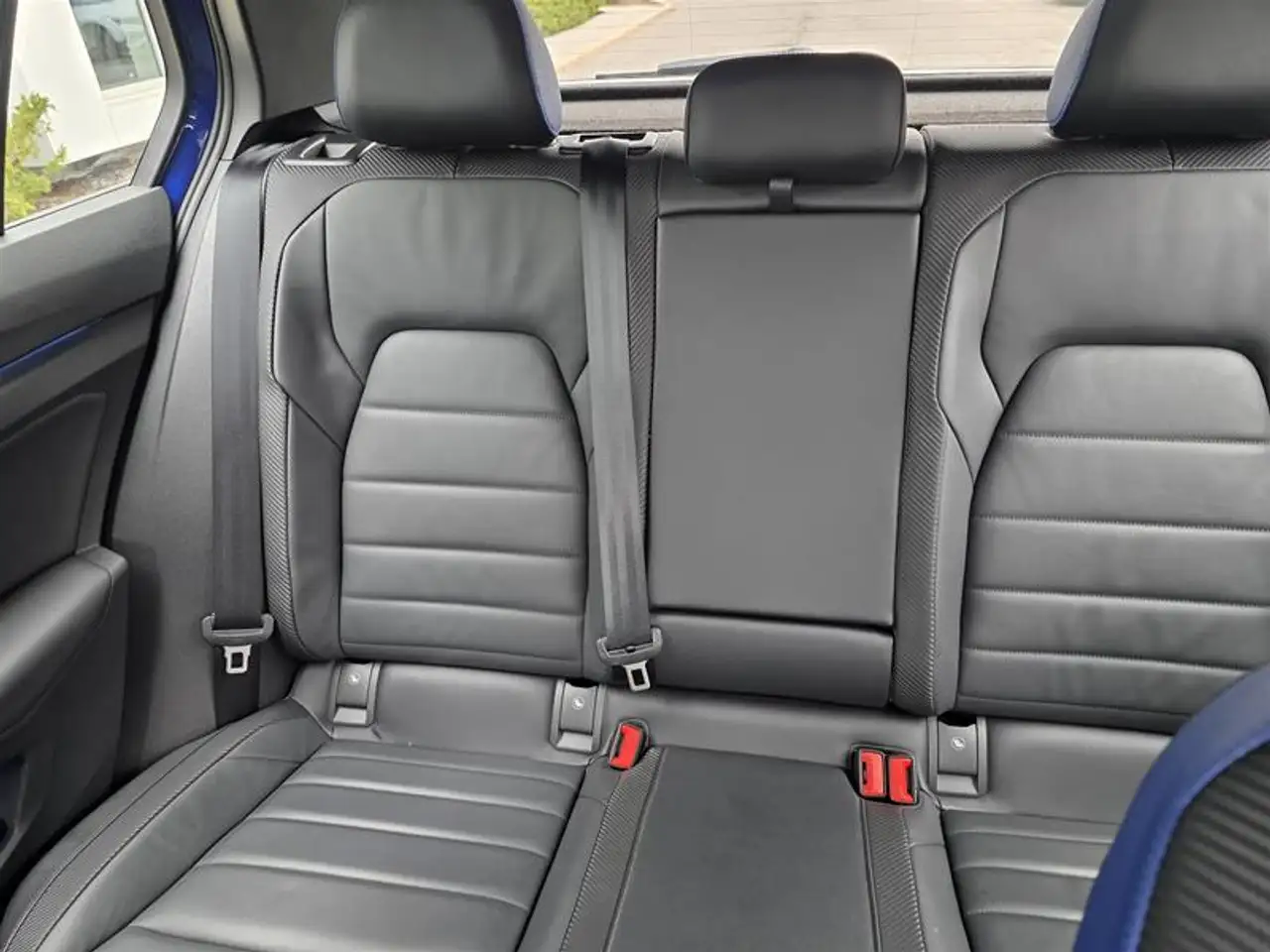 Volkswagen Golf R снимка Volkswagen Golf R