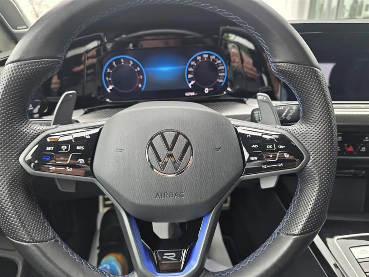 Volkswagen Golf R снимка Volkswagen Golf R