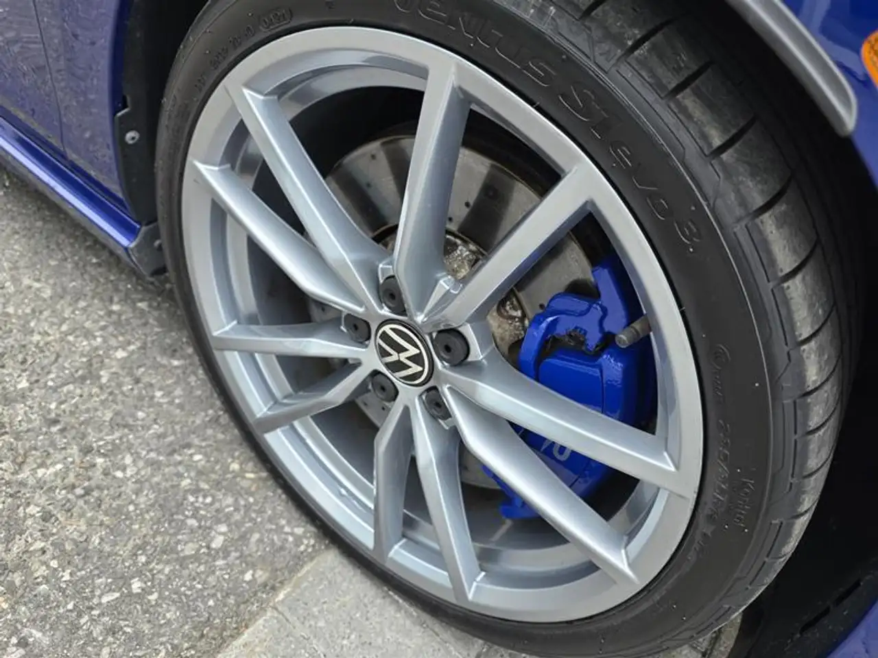 Volkswagen Golf R снимка Volkswagen Golf R