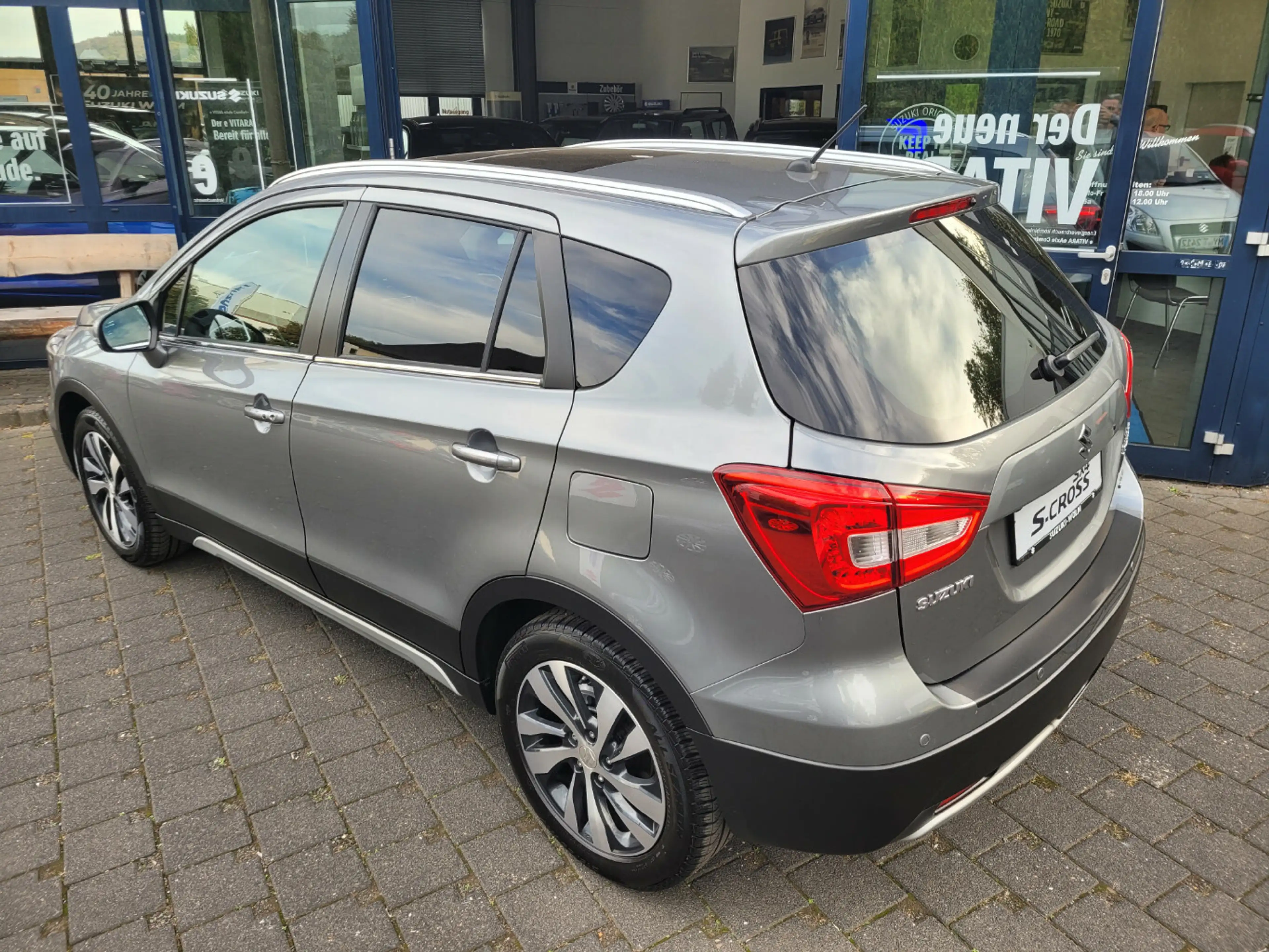 Suzuki SX4 S-Cross Comfort+ 4x4*Pano*Allwetterreifen* — photo 3