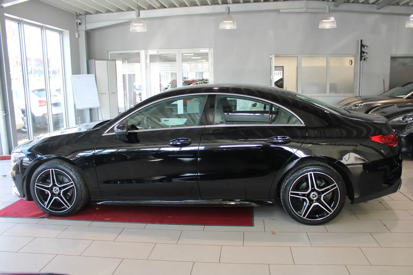 Mercedes-Benz CLA 180 7G-DCT AMG Line Widescreen*LED Schwarz - 2