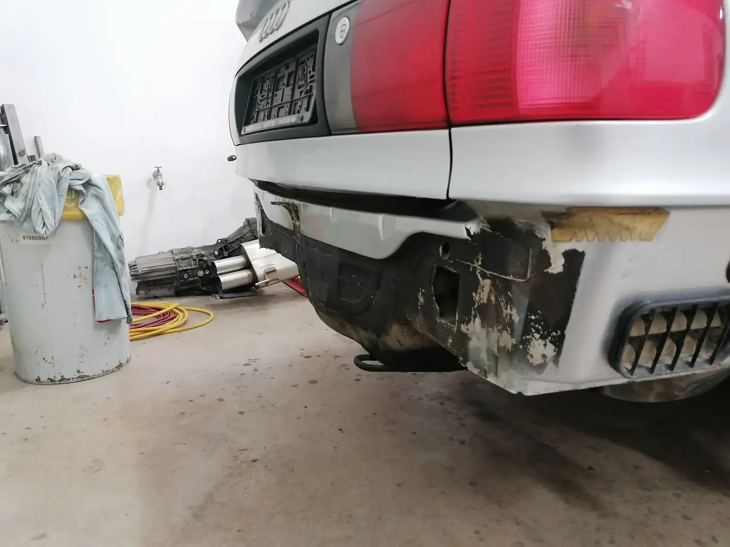 Audi 80 quattro 2,3 E  20v 7A Silber - 2