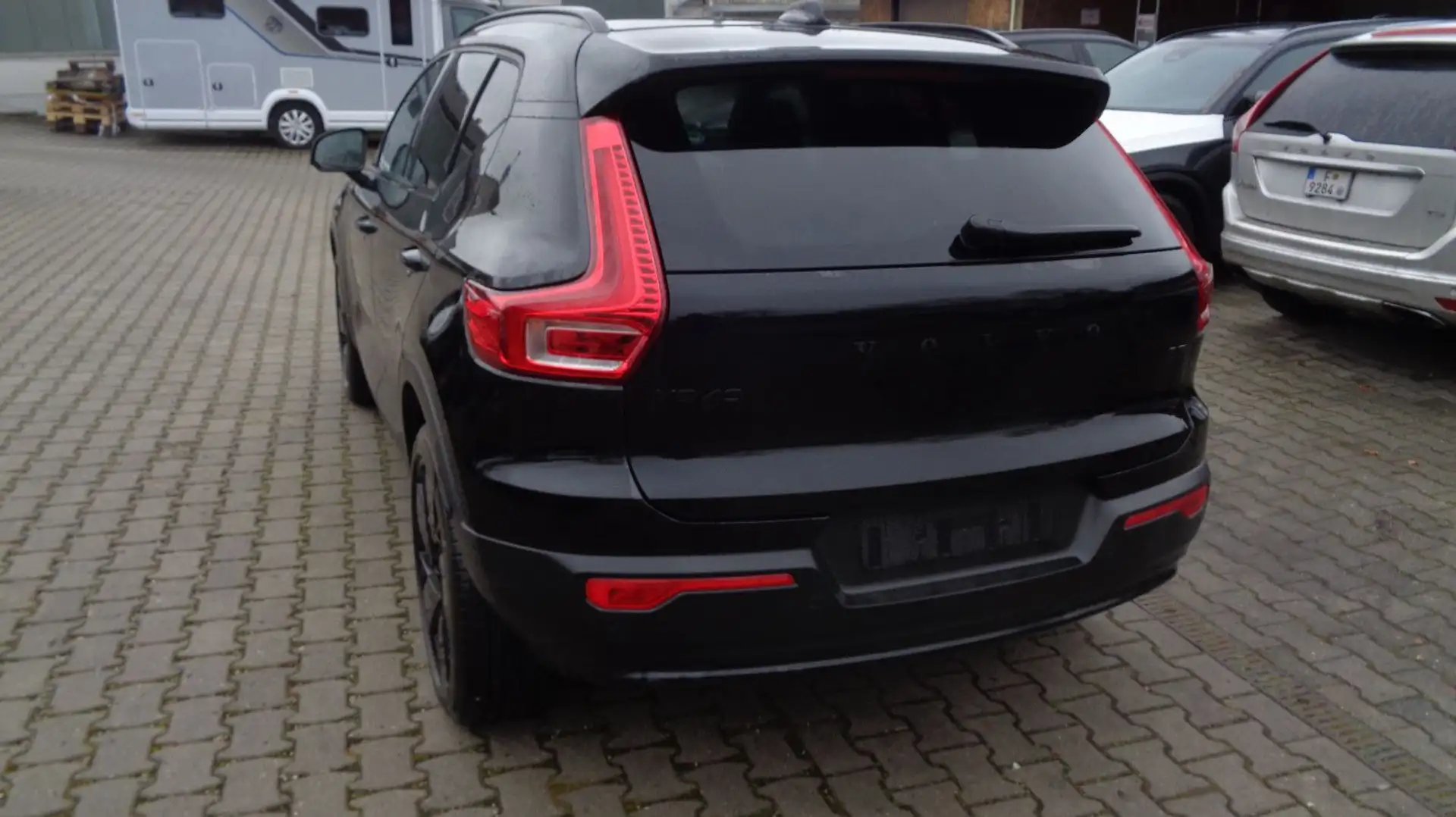 Volvo XC40 Plus Black Edition*360°*ACC*BLIS*MATRIX-LED Schwarz - 2